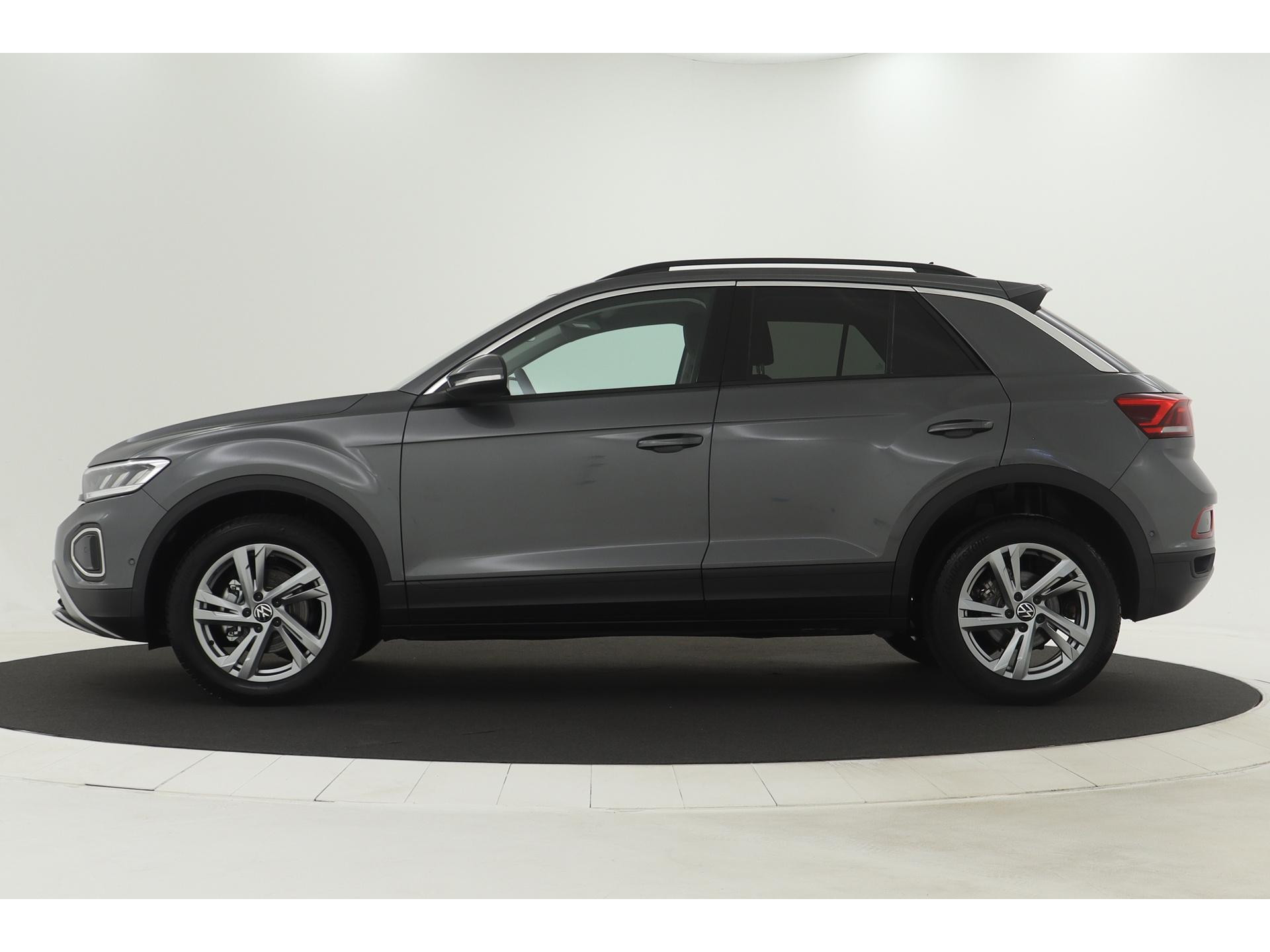 Volkswagen - T-Roc 1.0 TSI 110 6MT Life 75 Edition - 2022