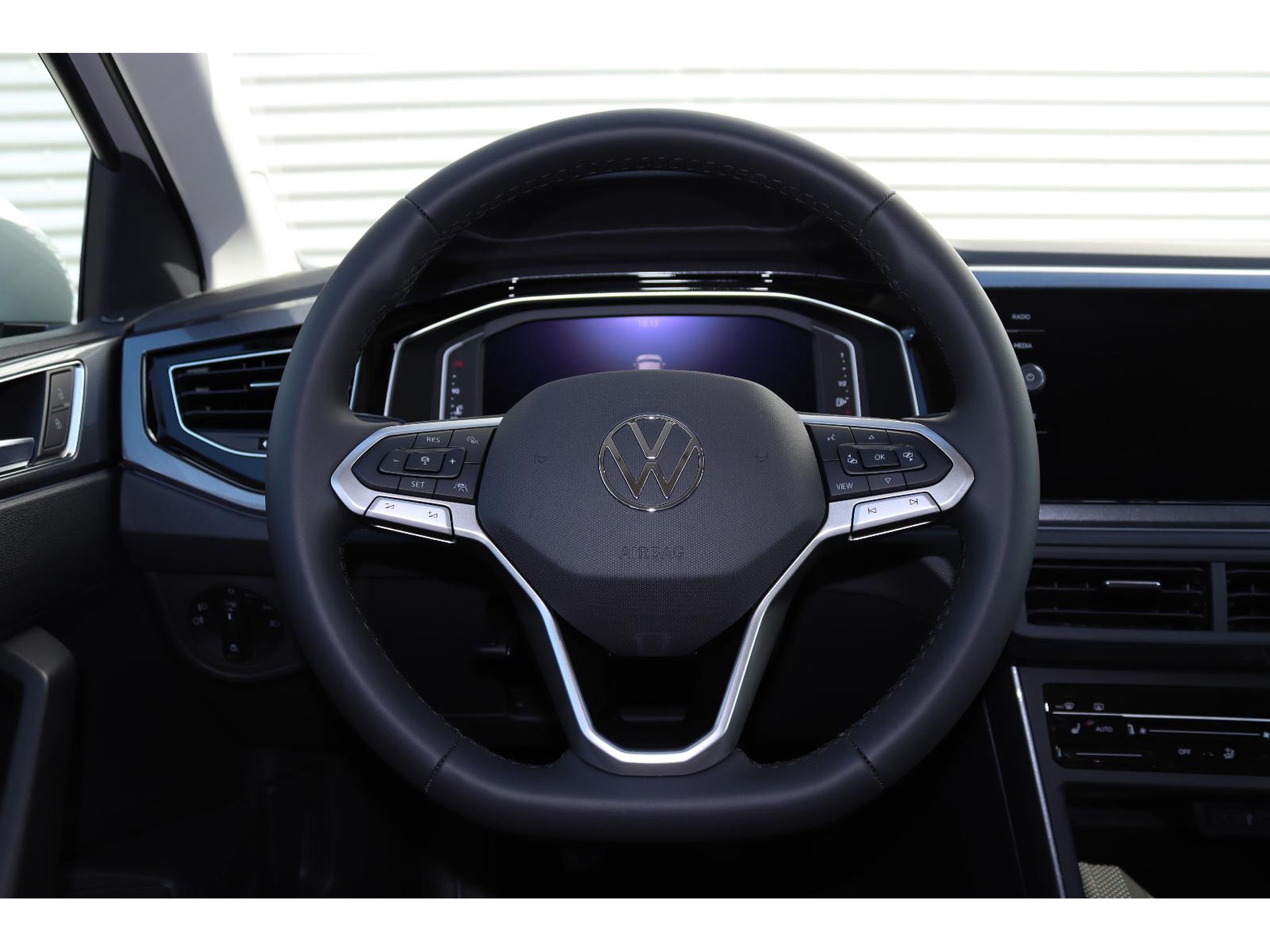 Volkswagen - Polo 1.0 TSI 95 5MT Style - 2022