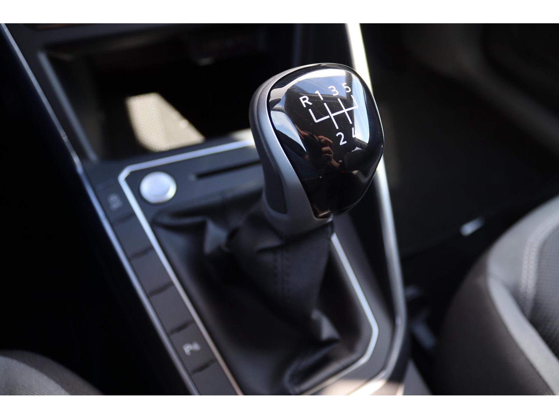 Volkswagen - Polo 1.0 TSI 95 5MT Style - 2022