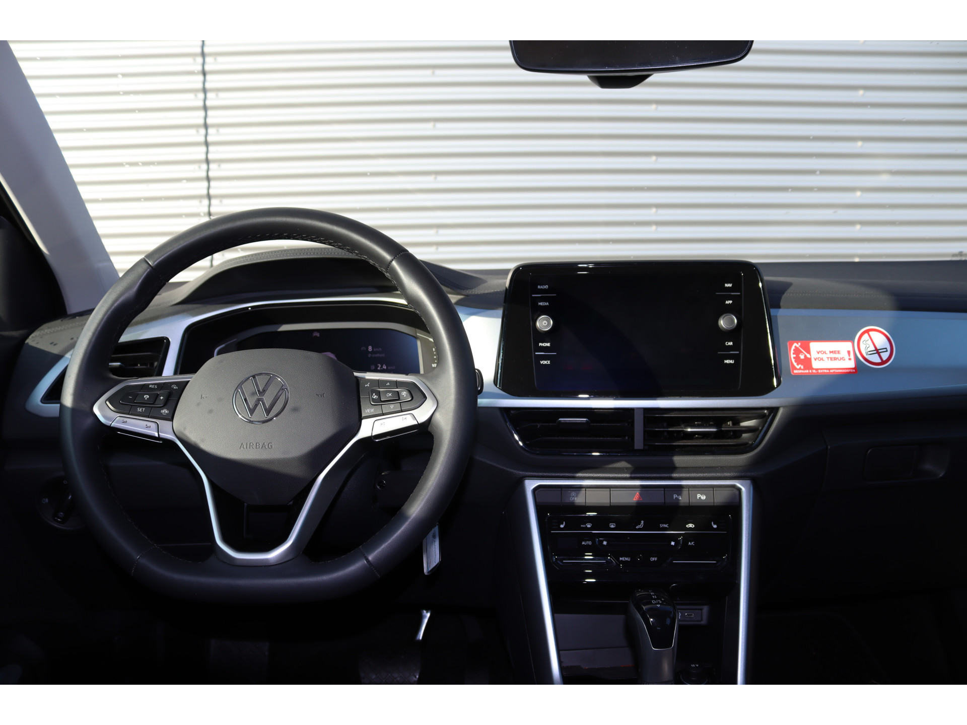 Volkswagen - T-Roc 1.5 TSI Life Business - 2022
