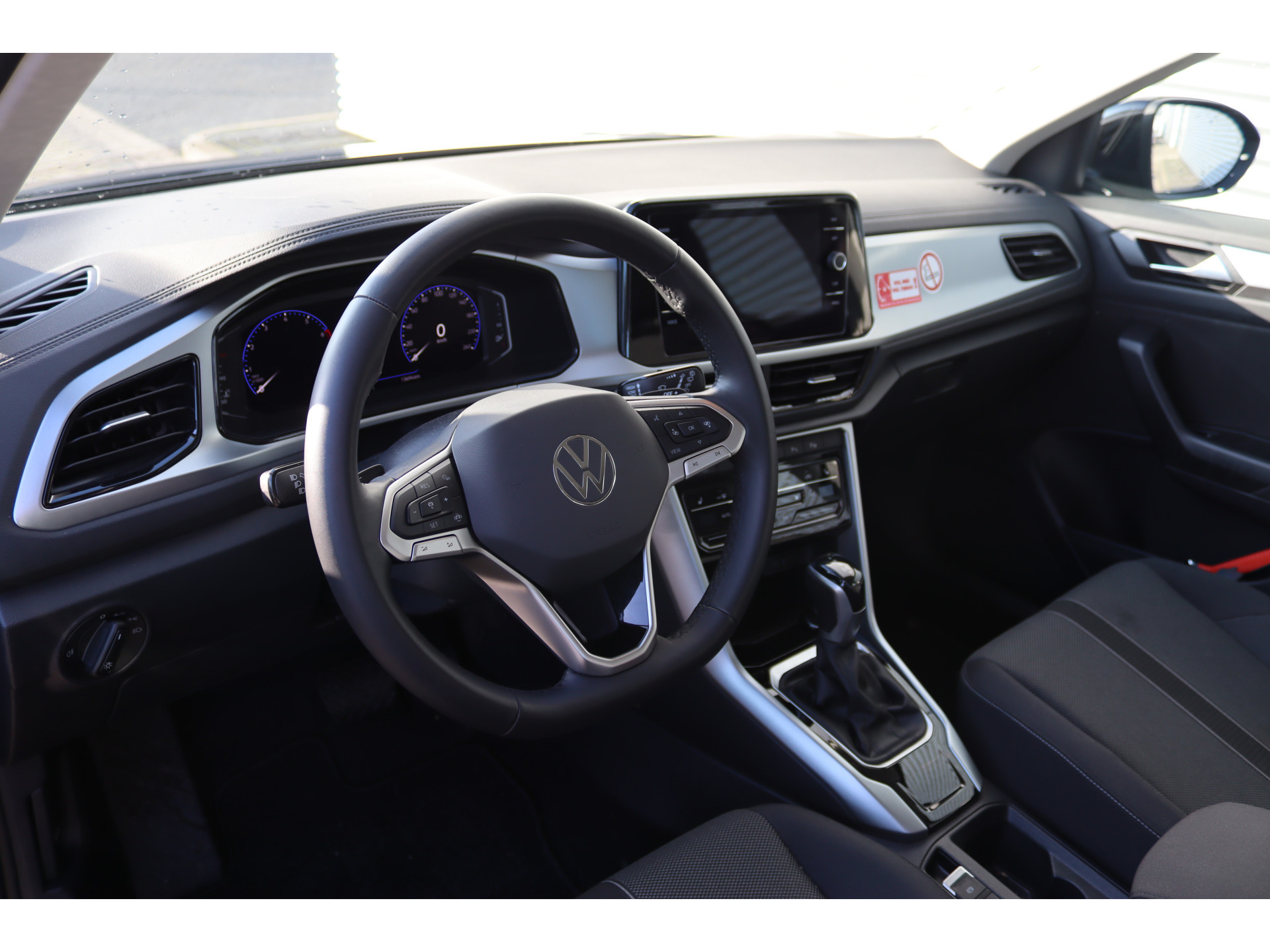 Volkswagen - T-Roc 1.5 TSI Life Business - 2022