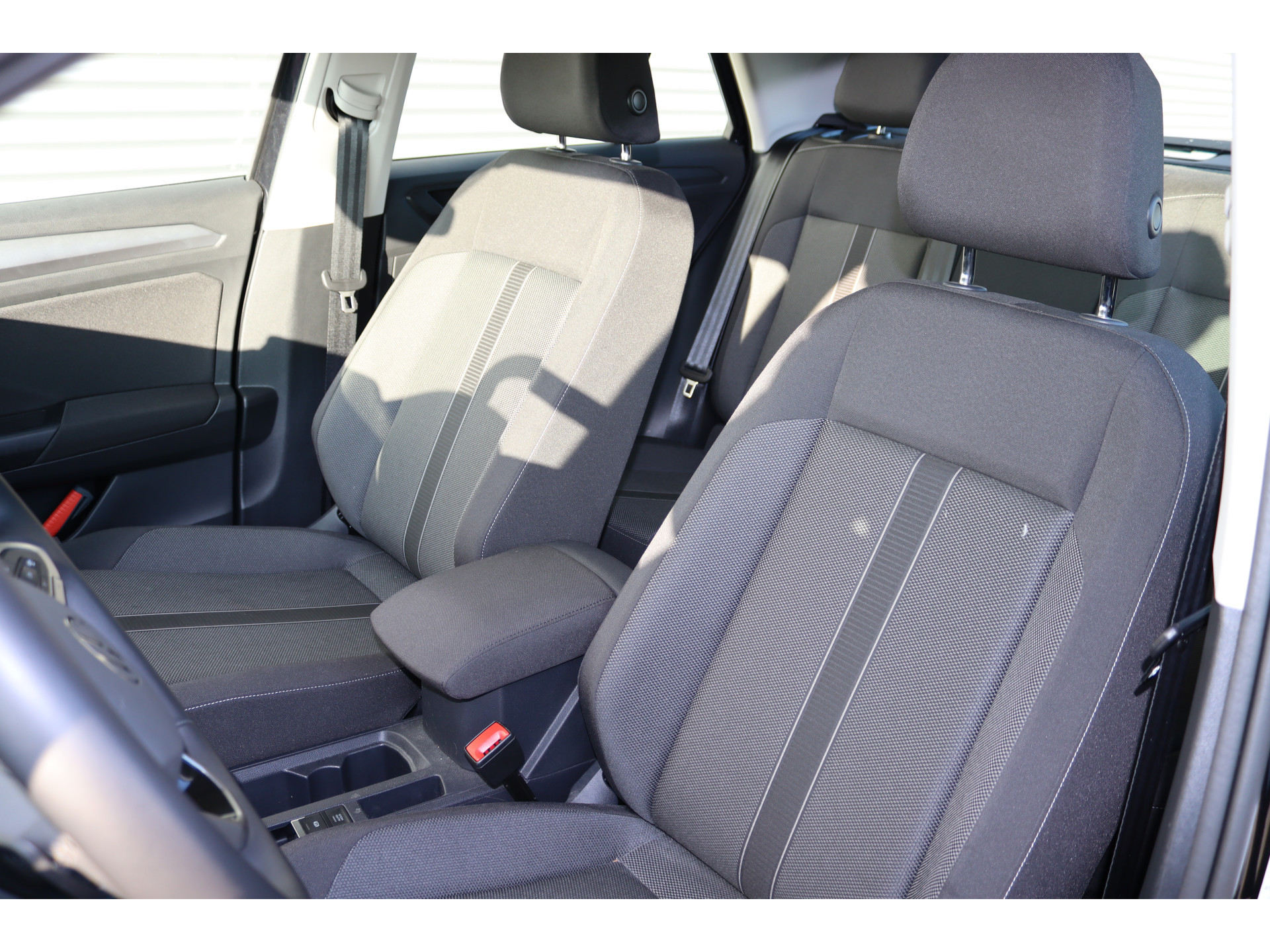 Volkswagen - T-Roc 1.5 TSI Life Business - 2022