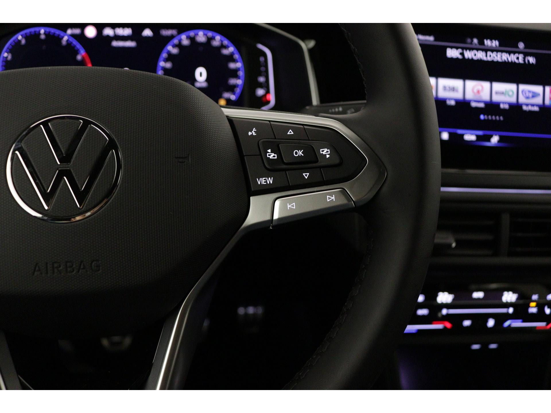 Volkswagen - Polo 1.0 TSI 95 5MT R-Line - 2024