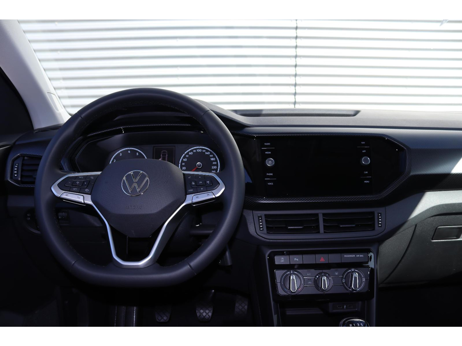 Volkswagen - T-Cross 1.0 TSI 95 5MT Life - 2023