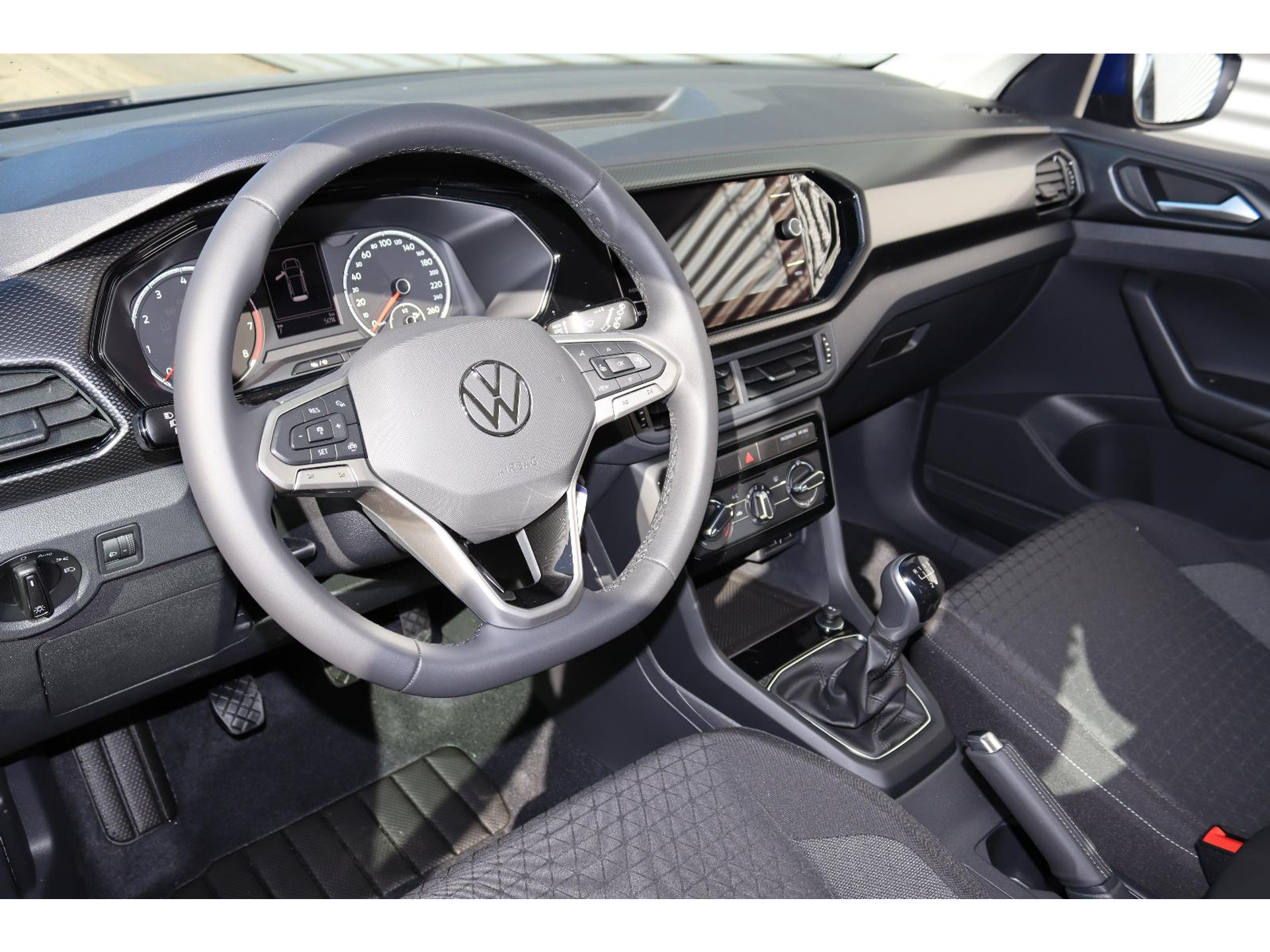 Volkswagen - T-Cross 1.0 TSI 95 5MT Life - 2023