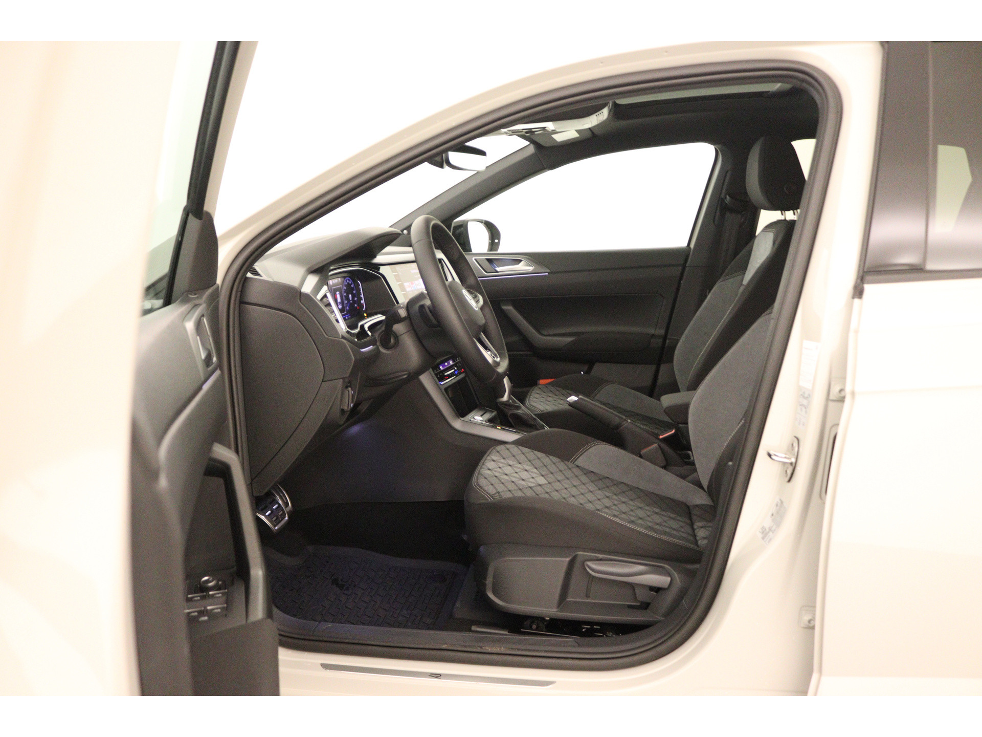 Volkswagen - Taigo 1.5 TSI R-Line - 2023