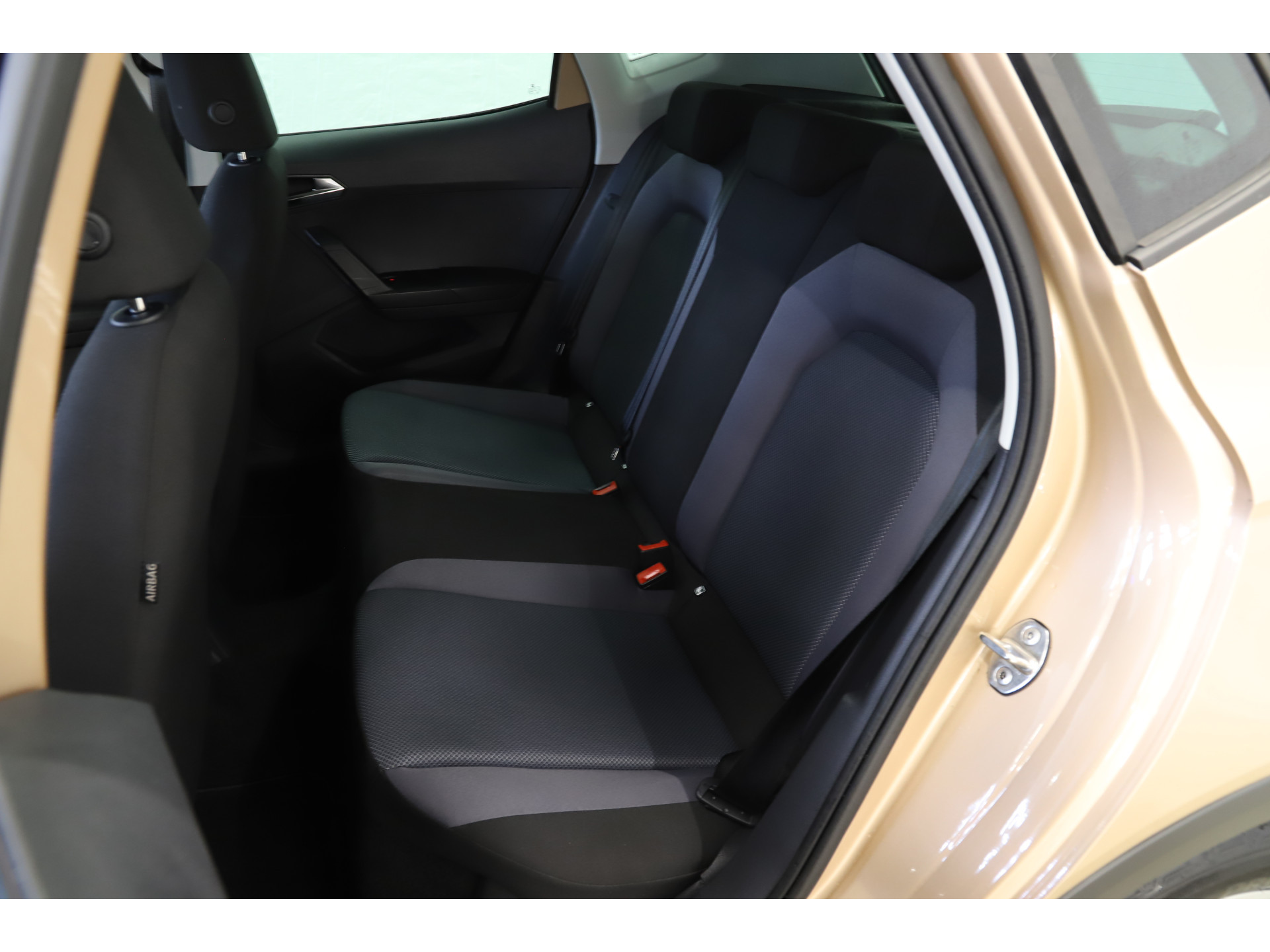 SEAT - Arona 1.0 TSI 95pk Style Business Intense - 2018