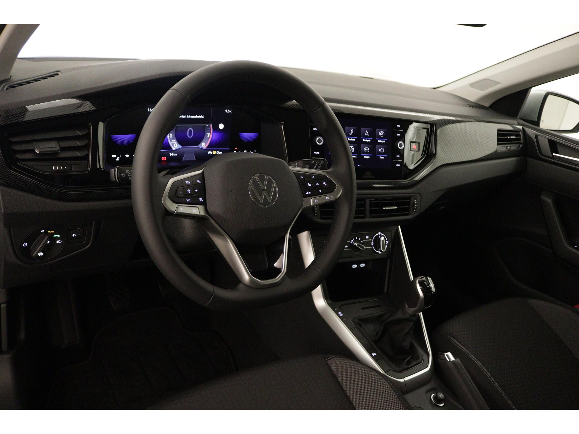 Volkswagen - Polo 1.0 TSI 95 5MT Life - 2023