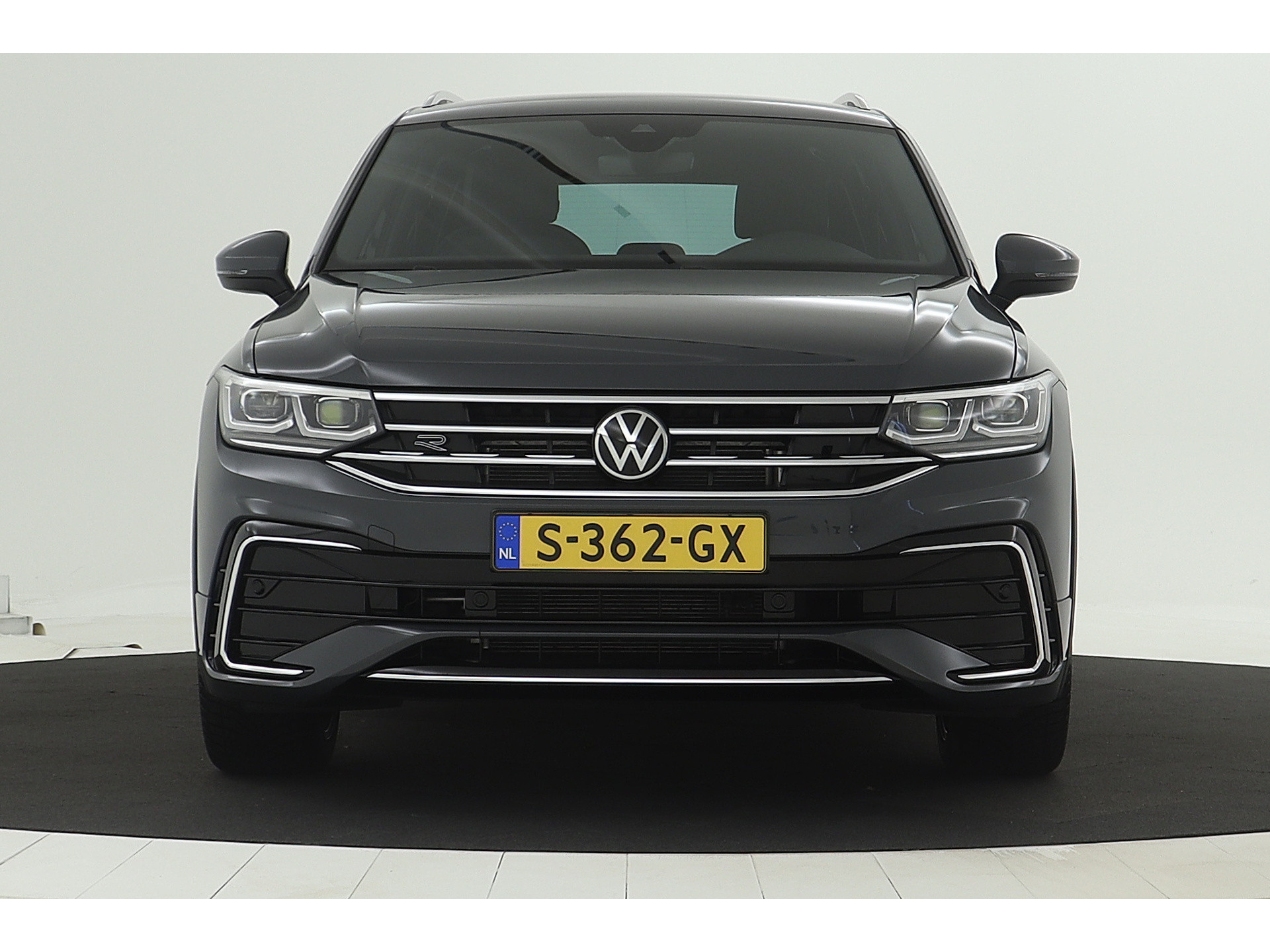 Volkswagen - Tiguan 1.5 TSI R-Line Business+ - 2023