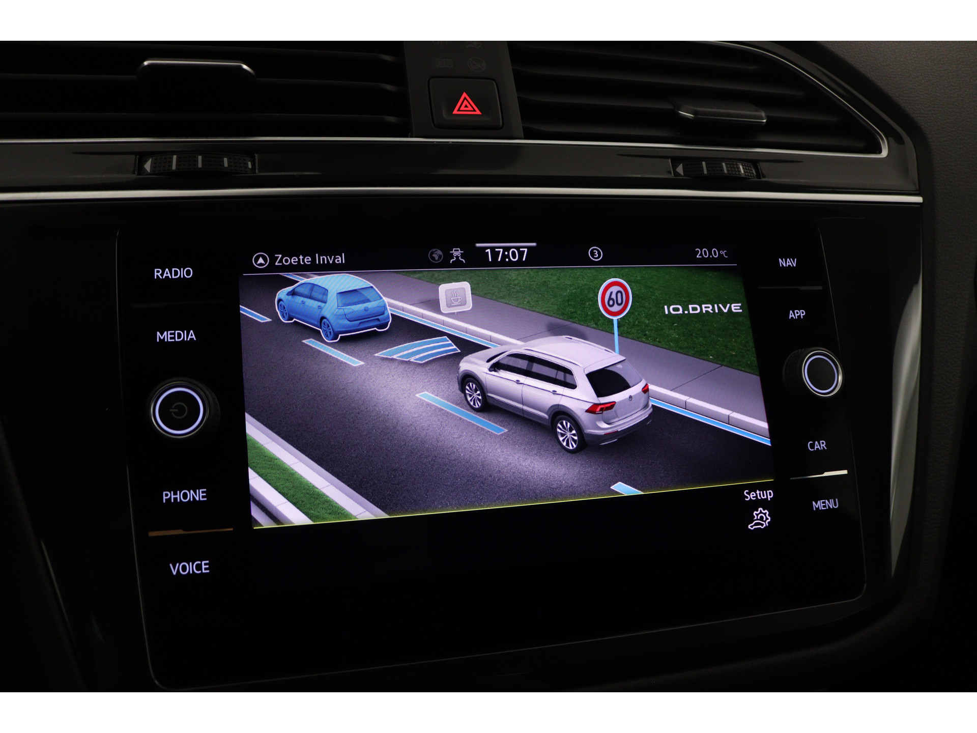 Volkswagen - Tiguan 1.5 TSI R-Line Business+ - 2023