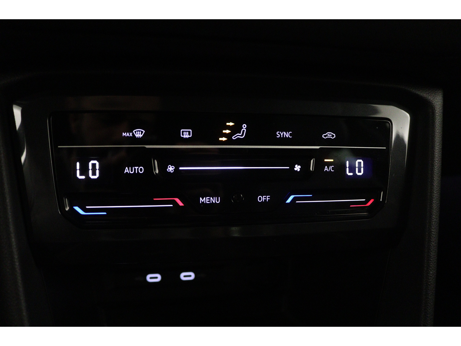Volkswagen - Tiguan 1.5 TSI R-Line Business+ - 2023