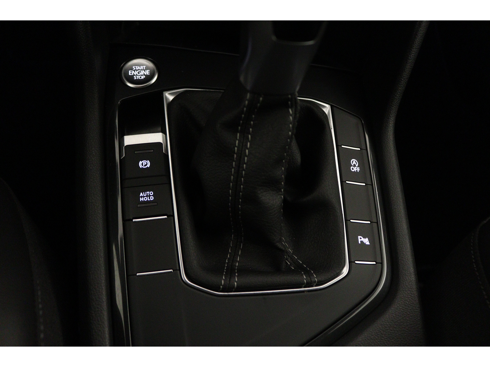 Volkswagen - Tiguan 1.5 TSI R-Line Business+ - 2023