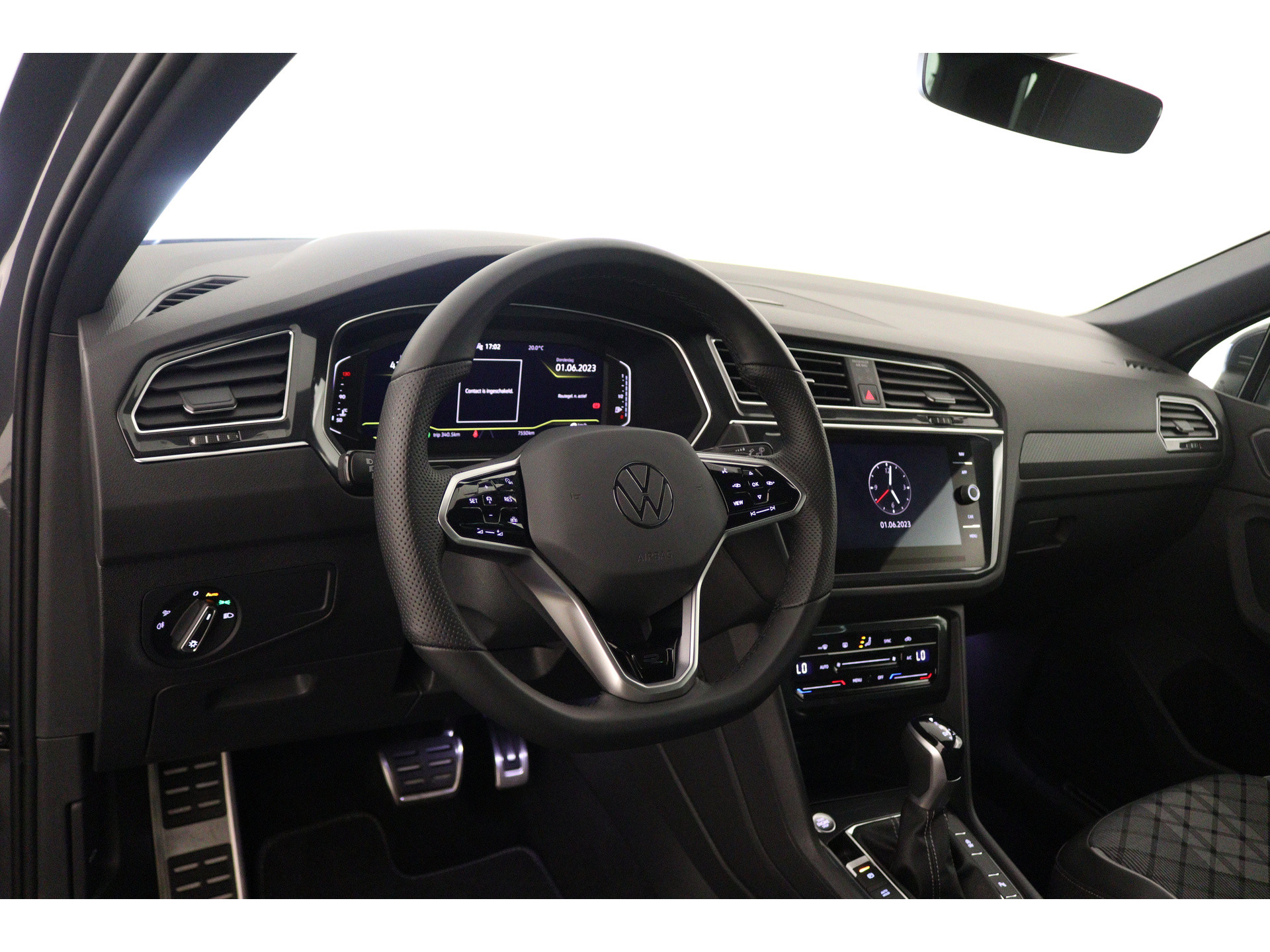 Volkswagen - Tiguan 1.5 TSI R-Line Business+ - 2023