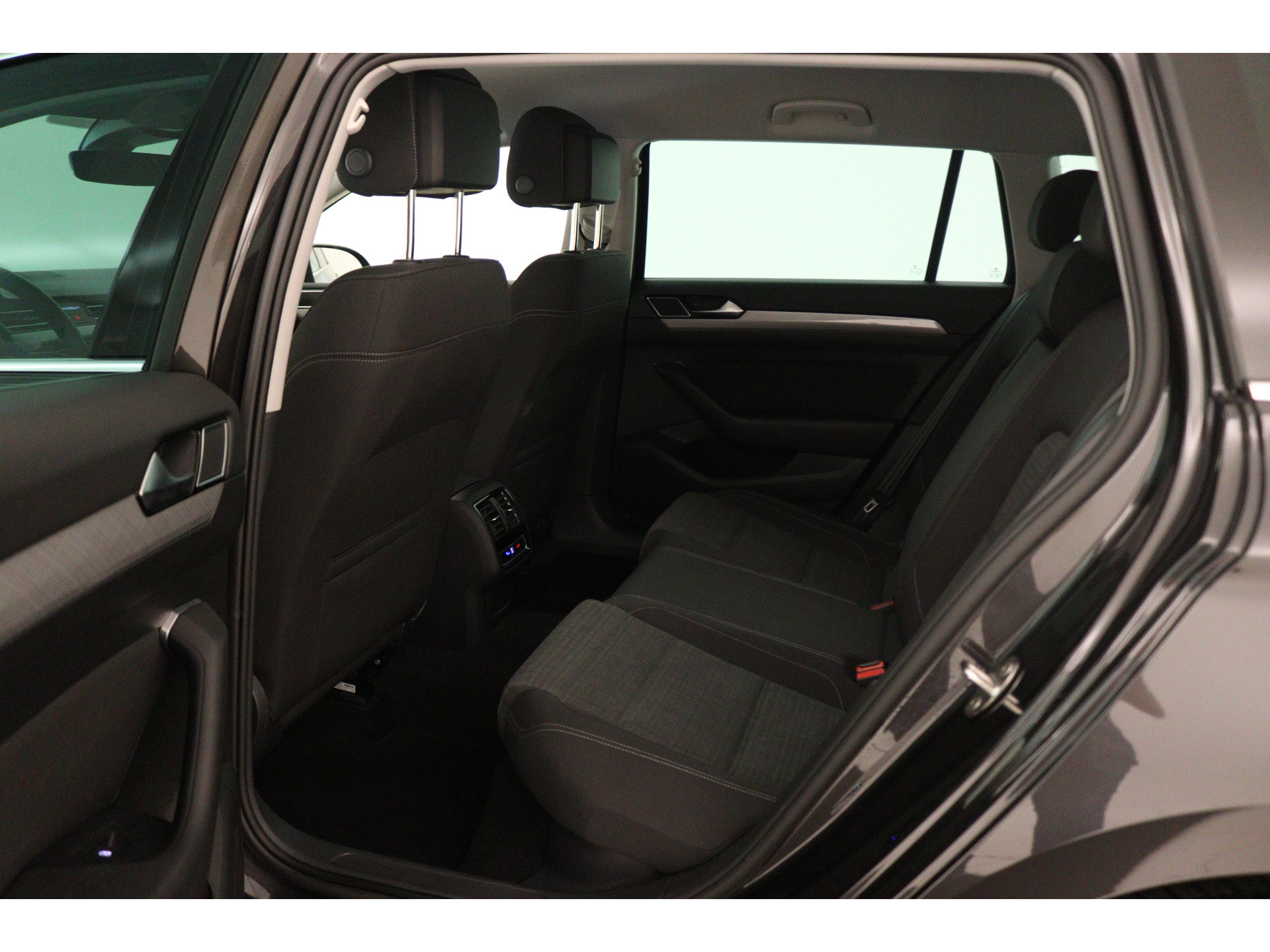 Volkswagen - Passat Variant 1.5 TSI Business - 2022
