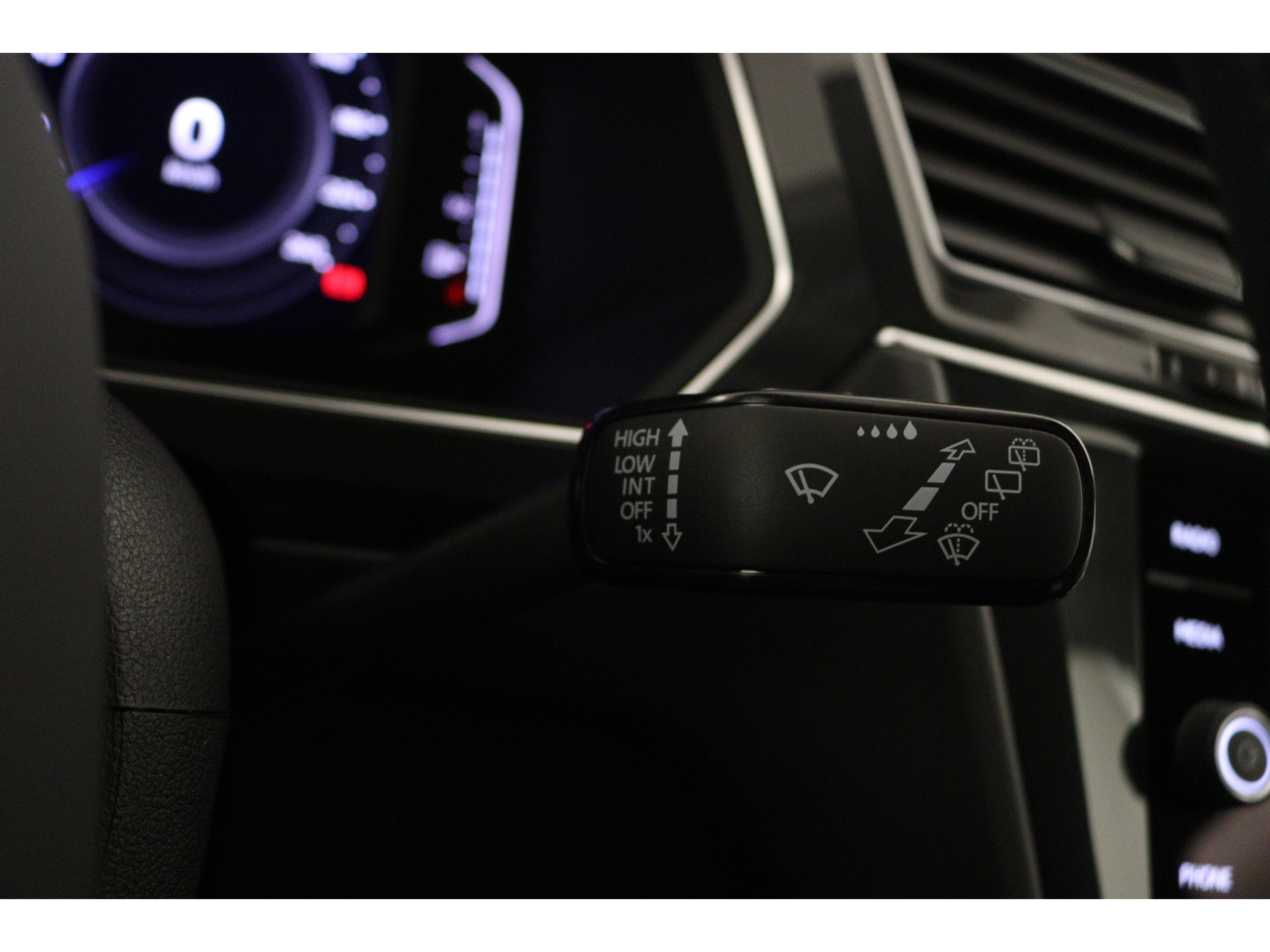 Volkswagen - Tiguan 1.5 TSI Life Business - 2022
