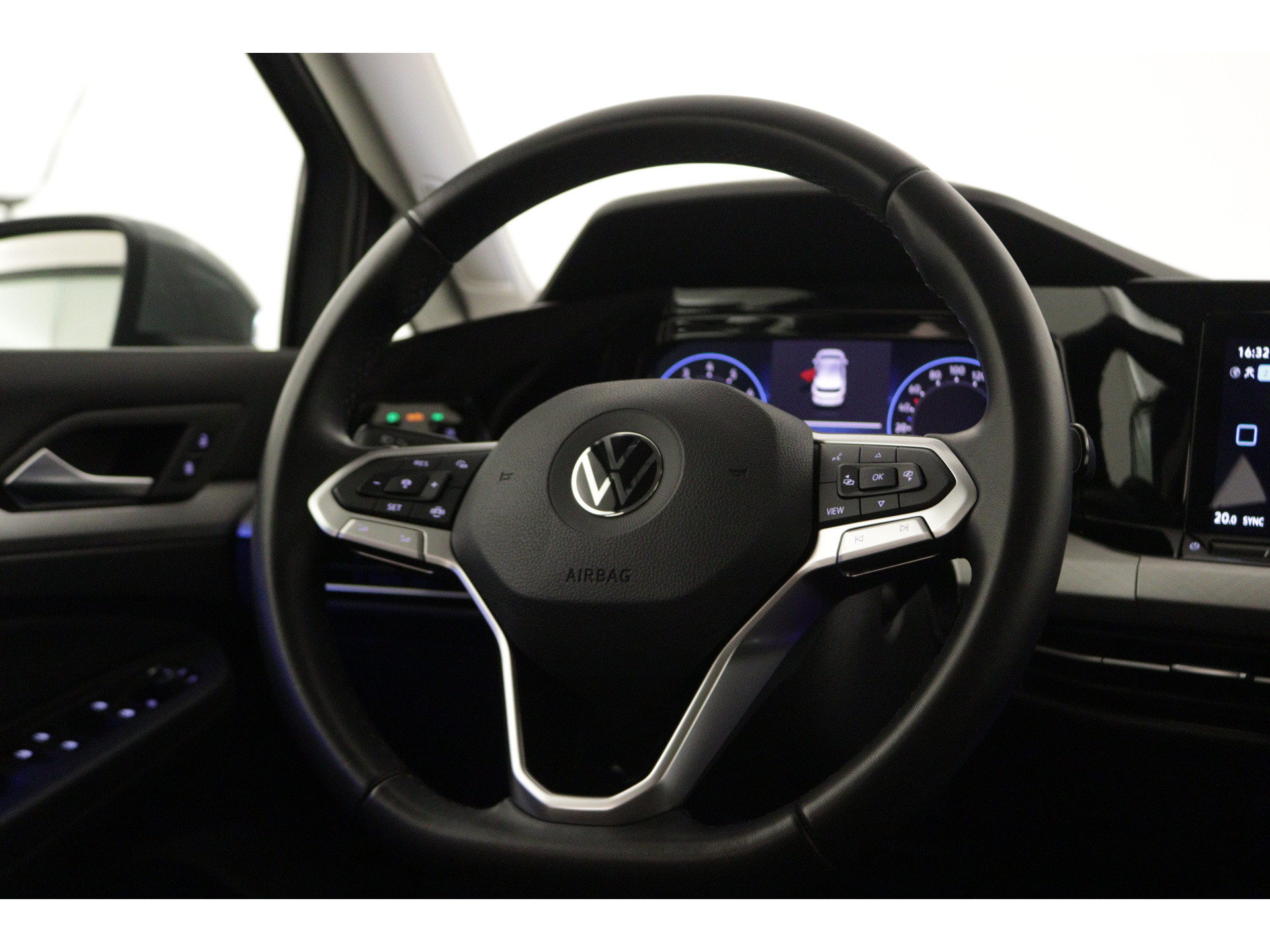 Volkswagen - Golf 1.0 eTSI Life - 2022