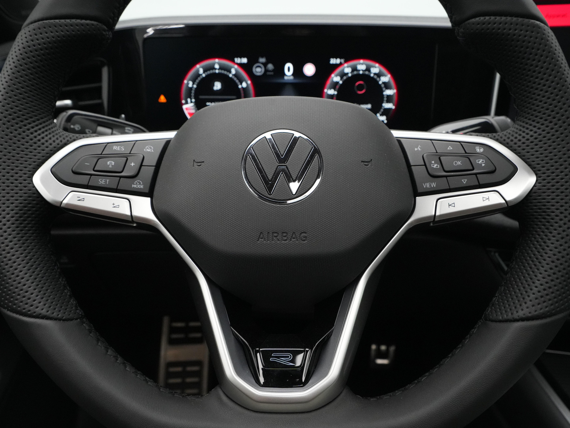 Volkswagen - Passat Variant 1.5 eTSI 150 7DSG R-Line Business - 2024