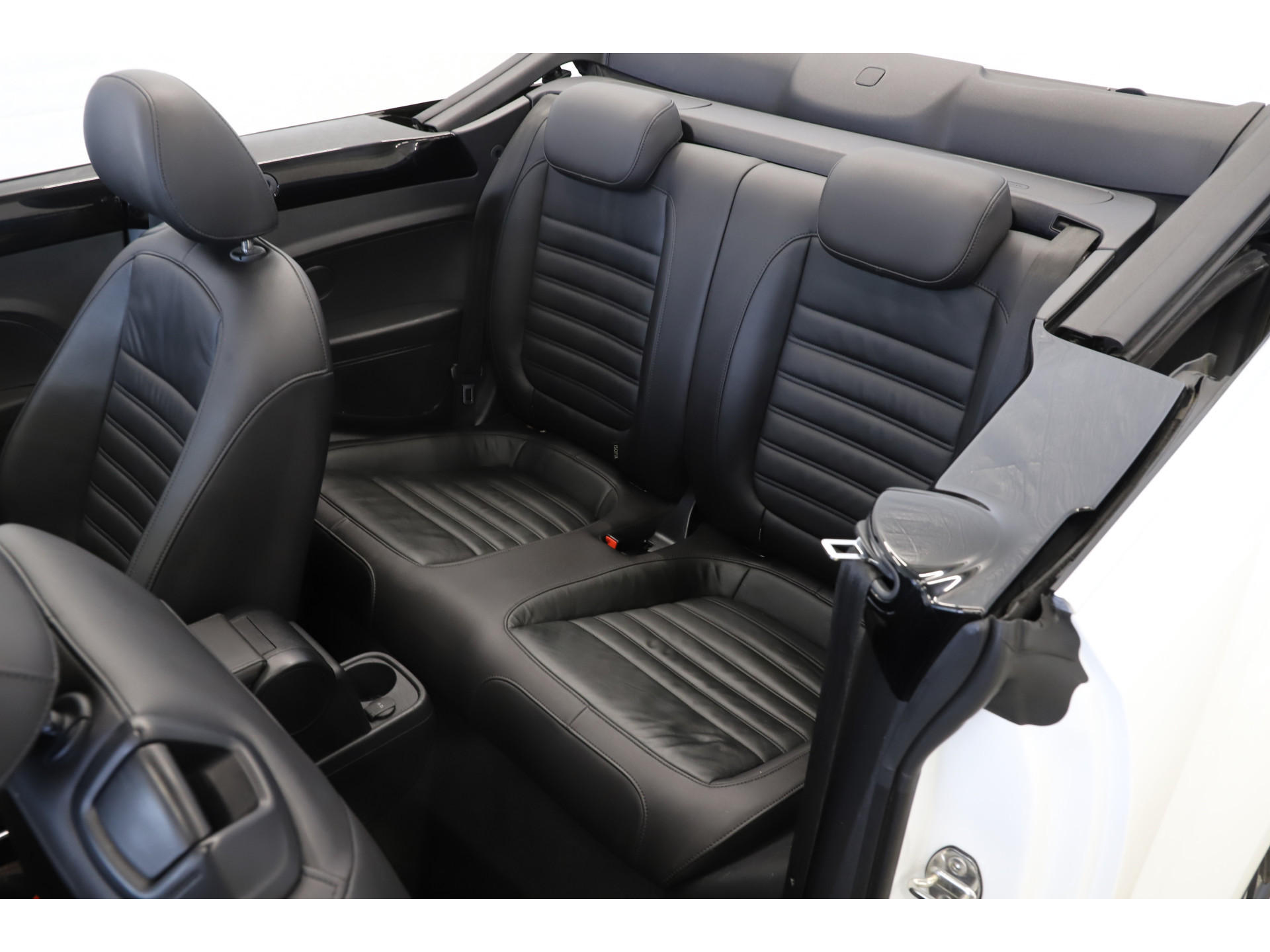 Volkswagen - Beetle Cabriolet 1.2 TSI 105pk Exclusive Series - 2016