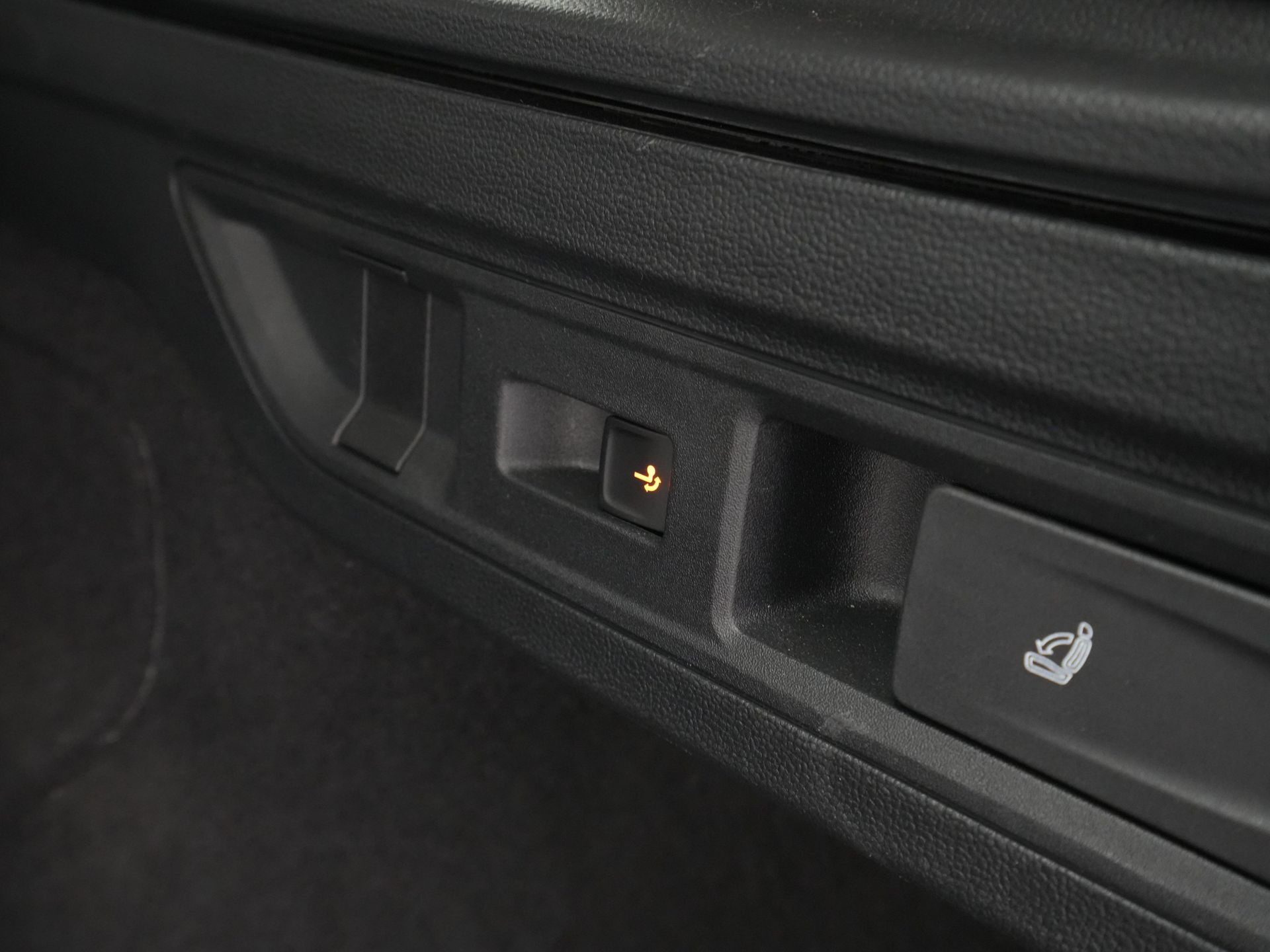 Volkswagen - Passat Variant 1.5 eTSI Business - 2024