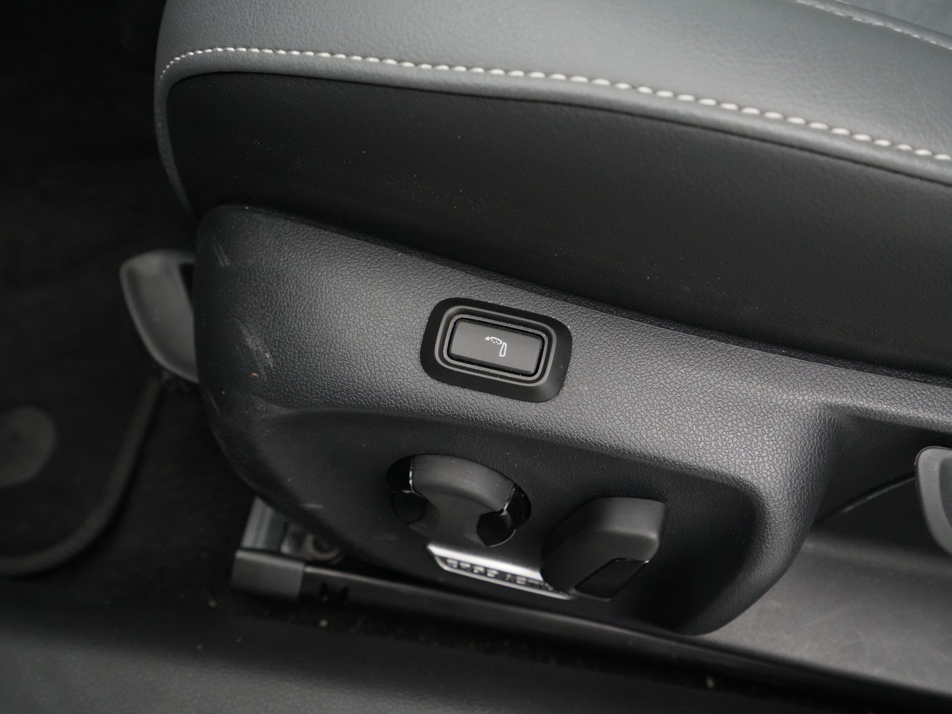 Volkswagen - Passat Variant 1.5 eTSI Business - 2024