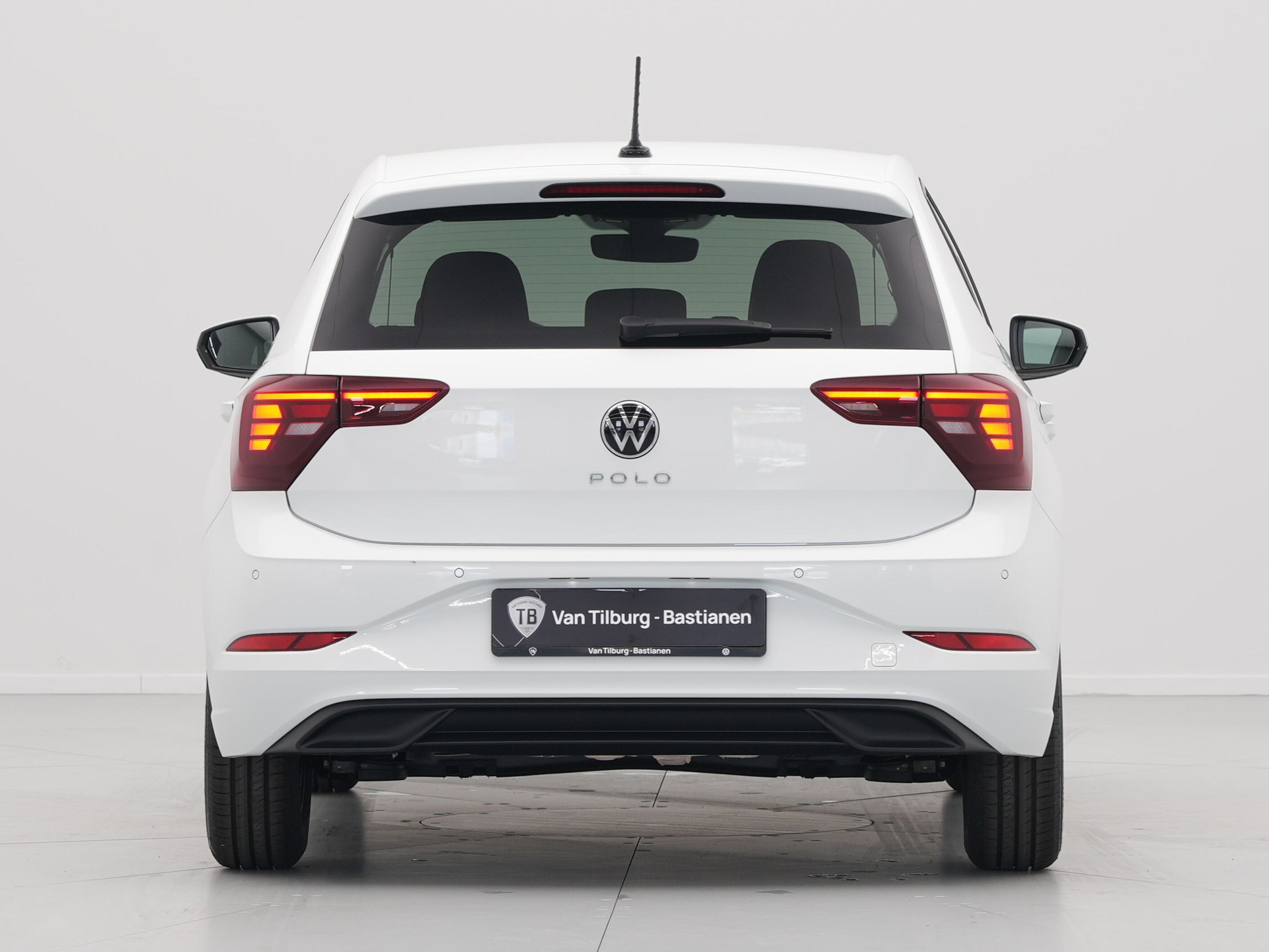 Volkswagen - Polo 1.0 TSI 95 5MT Life Edition - 2024