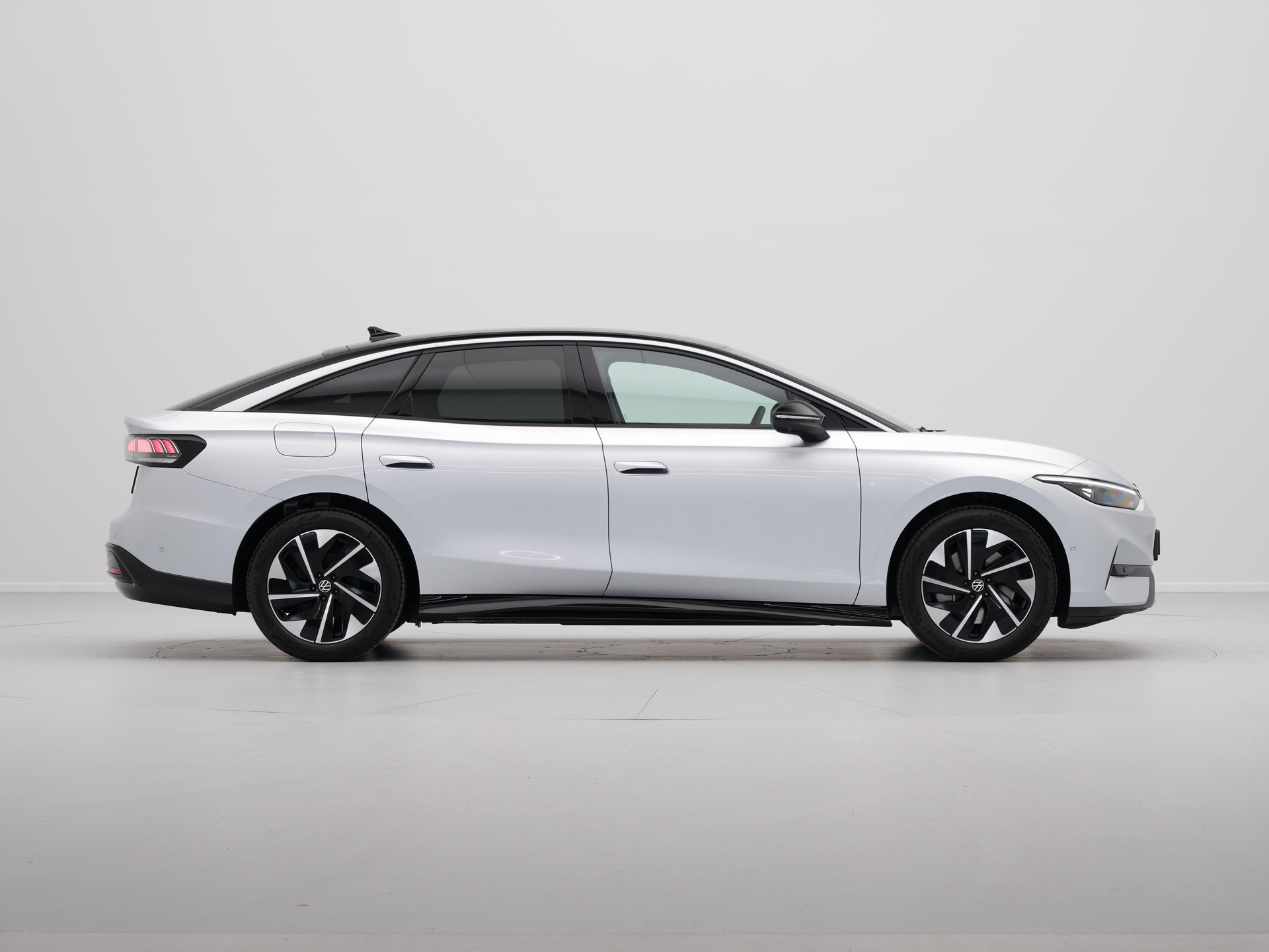 Volkswagen - ID.7 77 kWh Elektromotor 286 1AT Pro Business - 2024