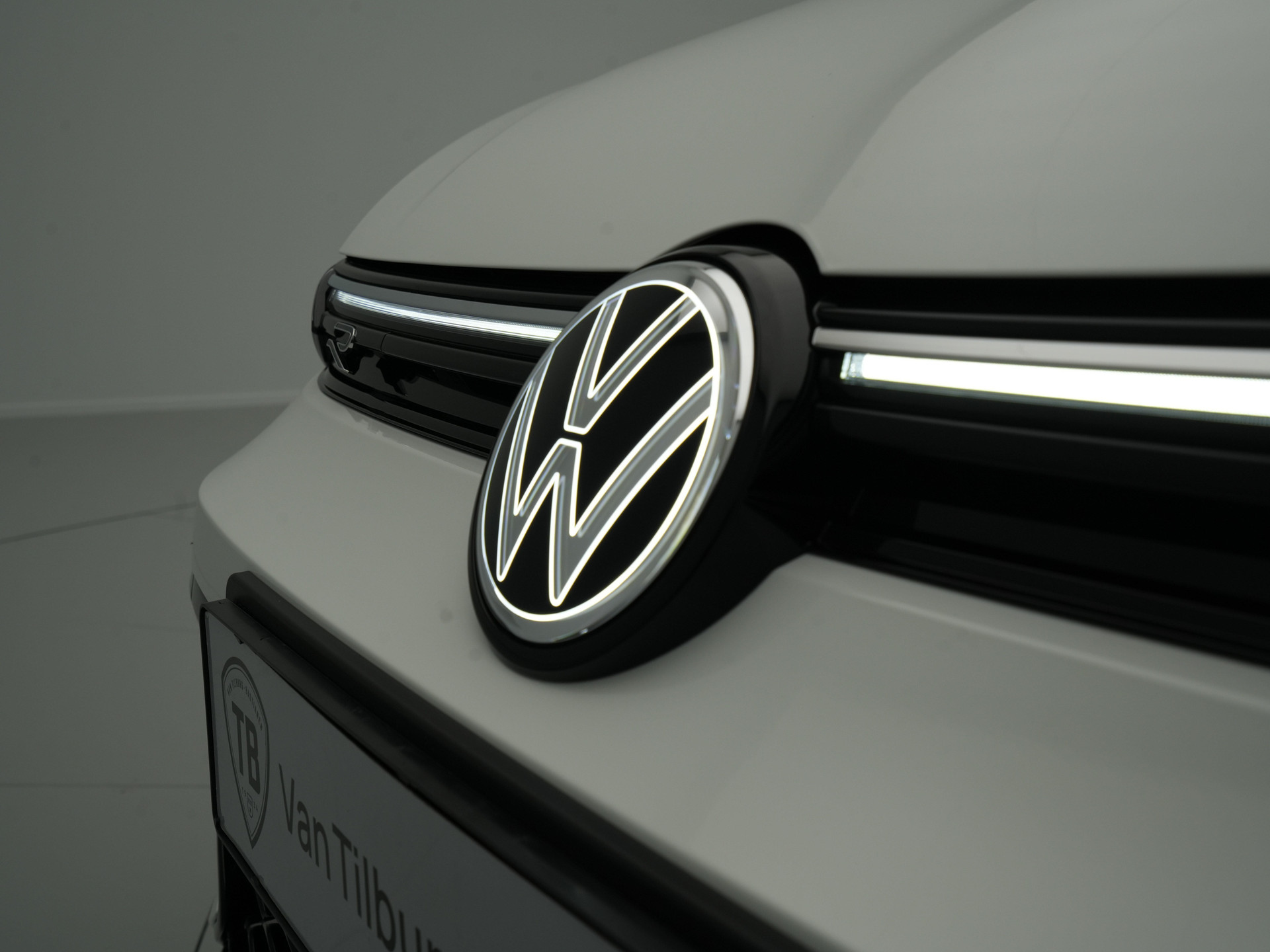Volkswagen - Golf 1.5 eTSI 116 7DSG R-Line Edition - 2024