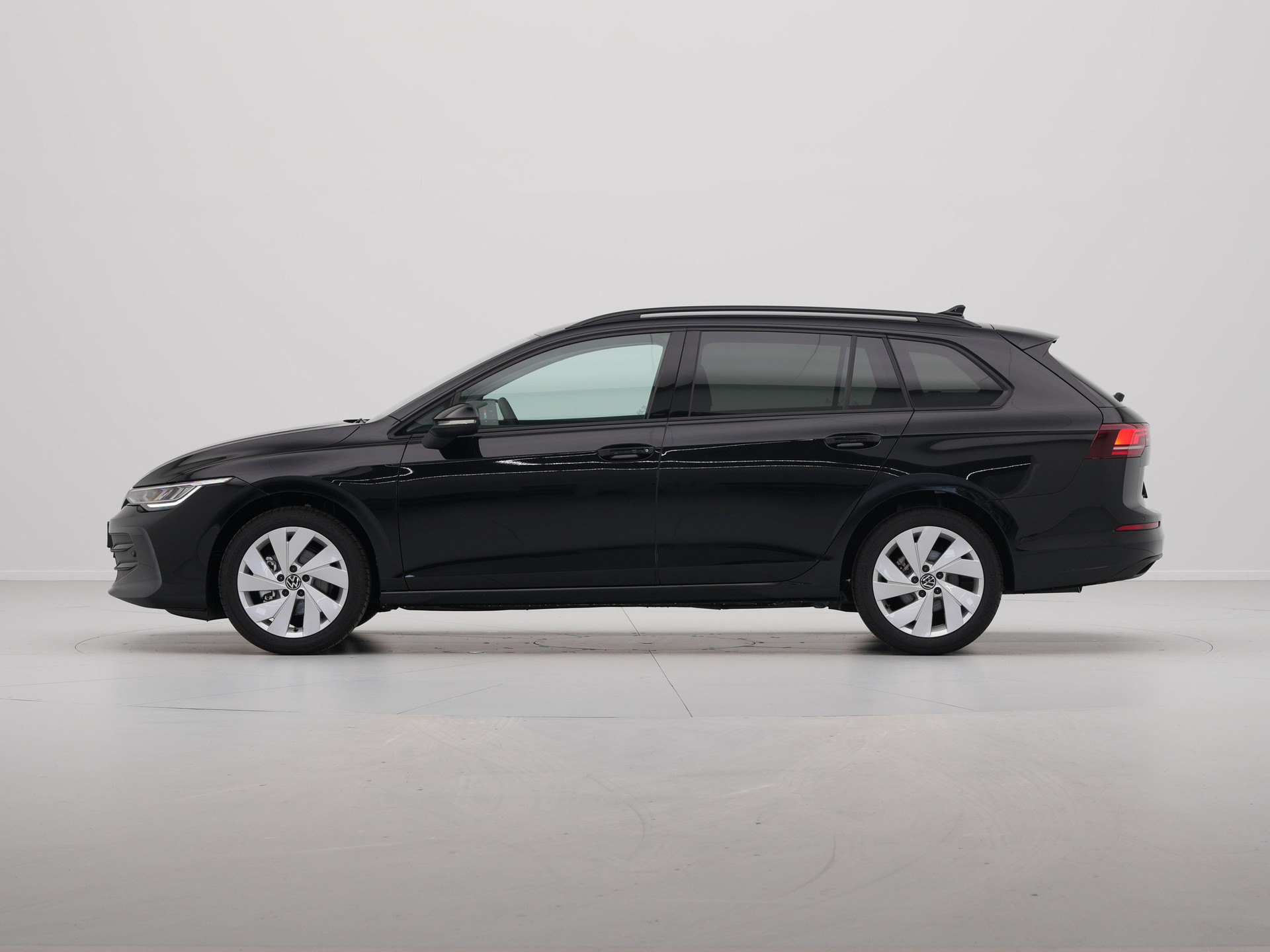 Volkswagen - GOLF Variant 1.5 eTSI 116 7DSG Life Edition - 2024