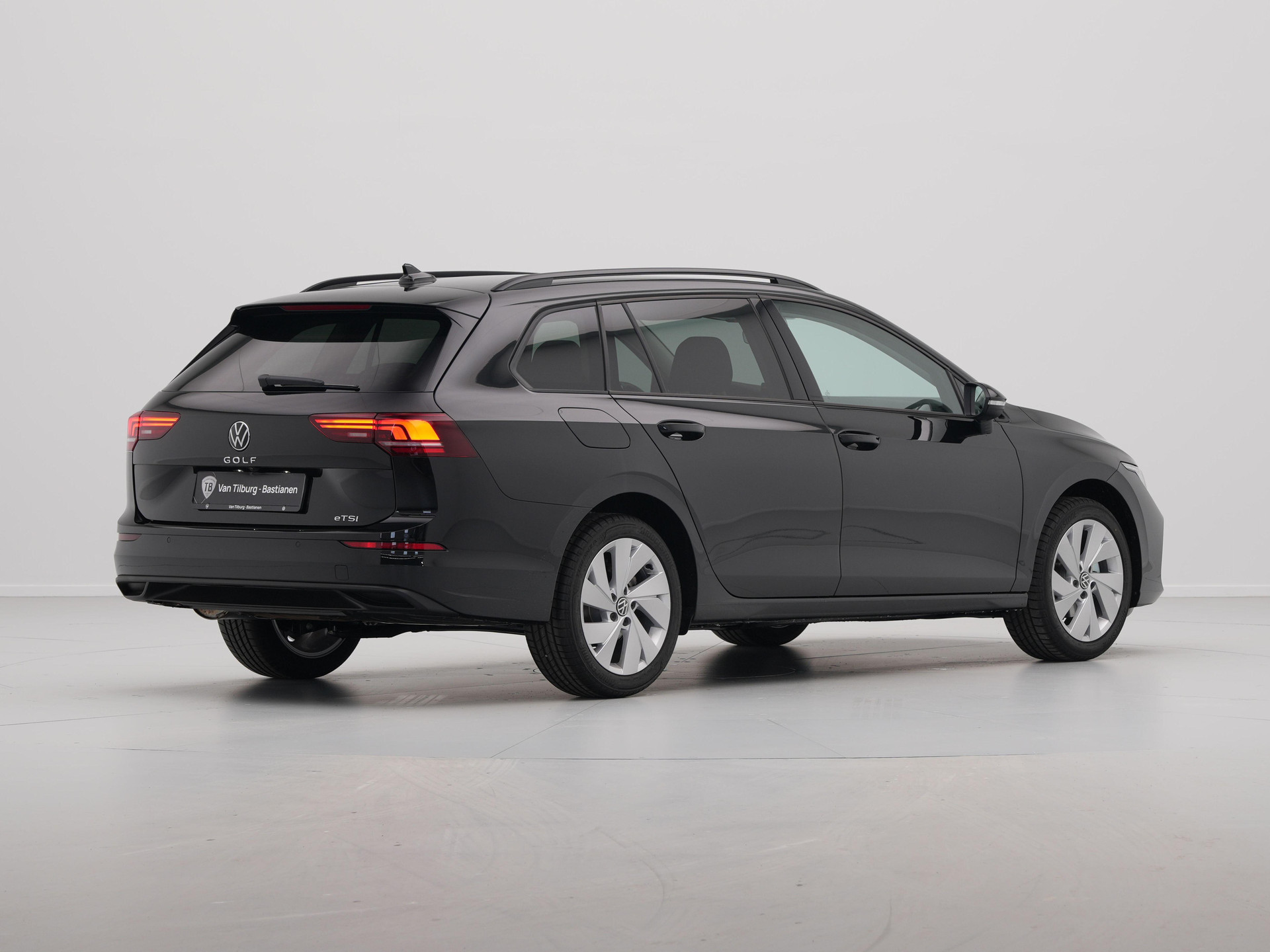 Volkswagen - GOLF Variant 1.5 eTSI 116 7DSG Life Edition - 2024