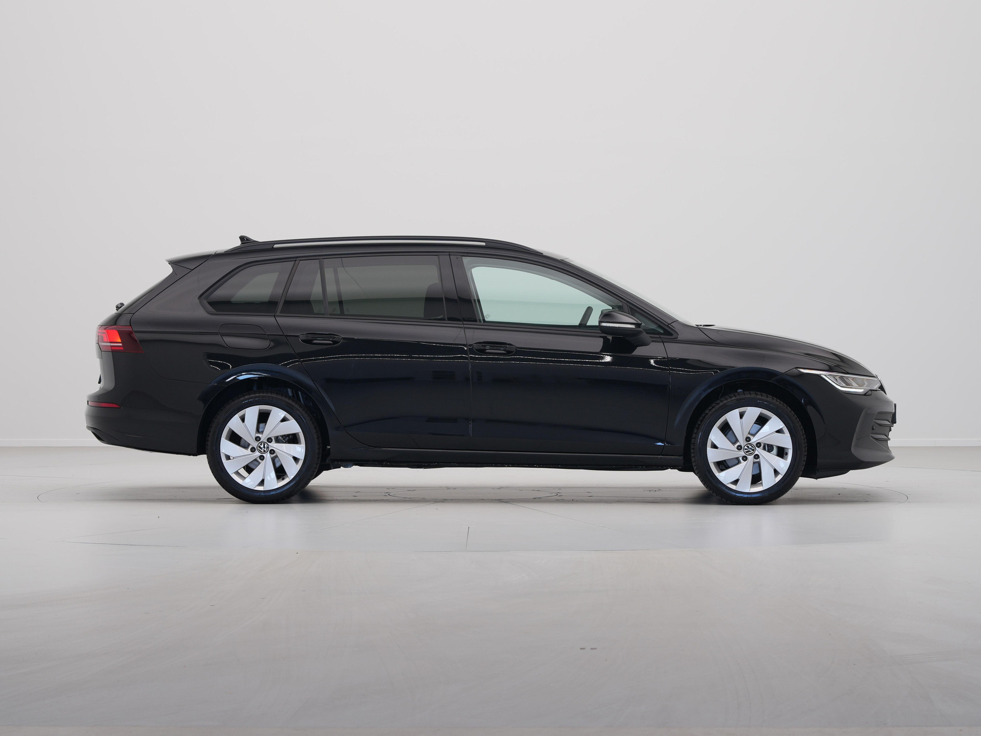 Volkswagen - GOLF Variant 1.5 eTSI 116 7DSG Life Edition - 2024