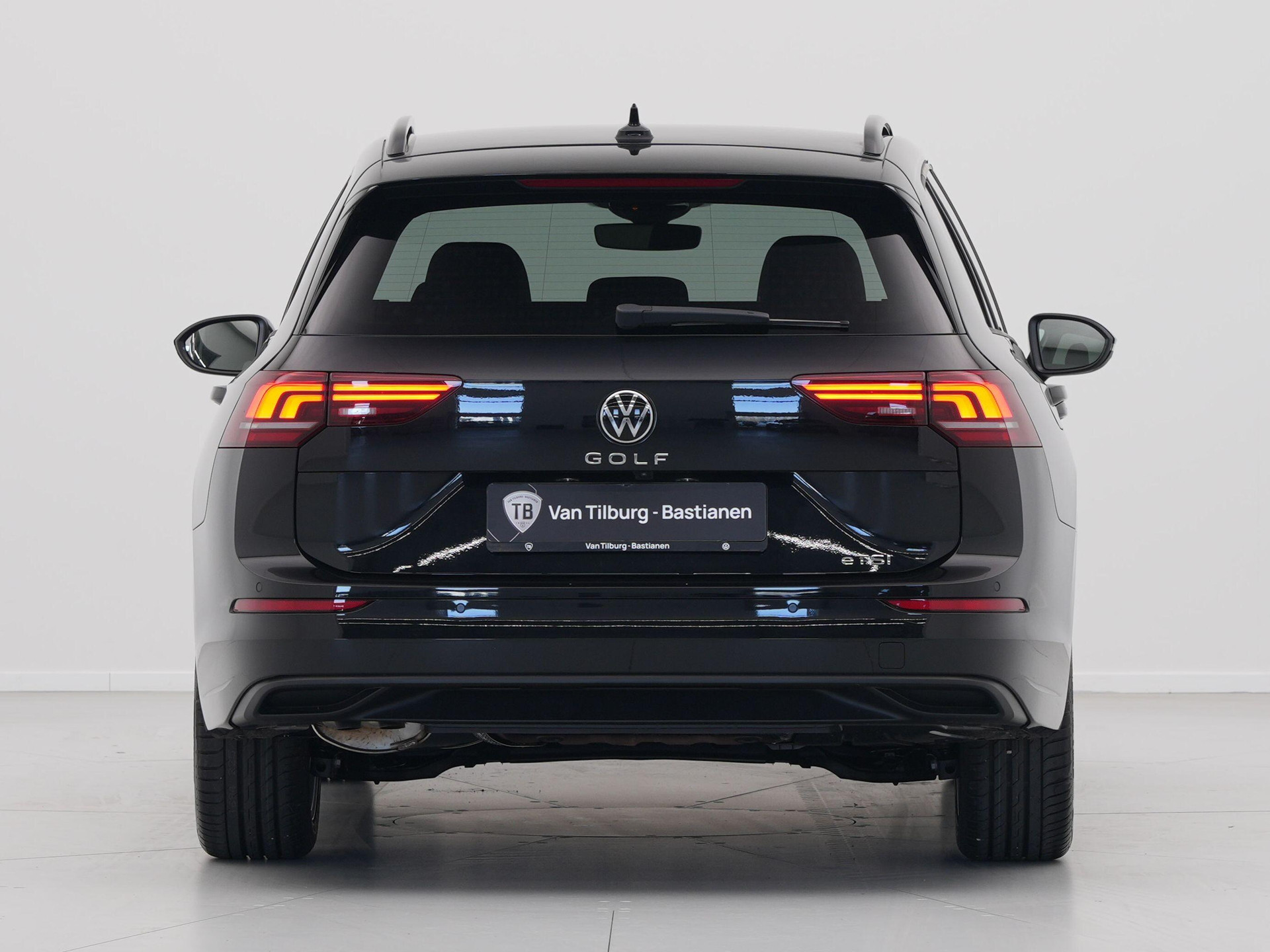 Volkswagen - GOLF Variant 1.5 eTSI 116 7DSG Life Edition - 2024