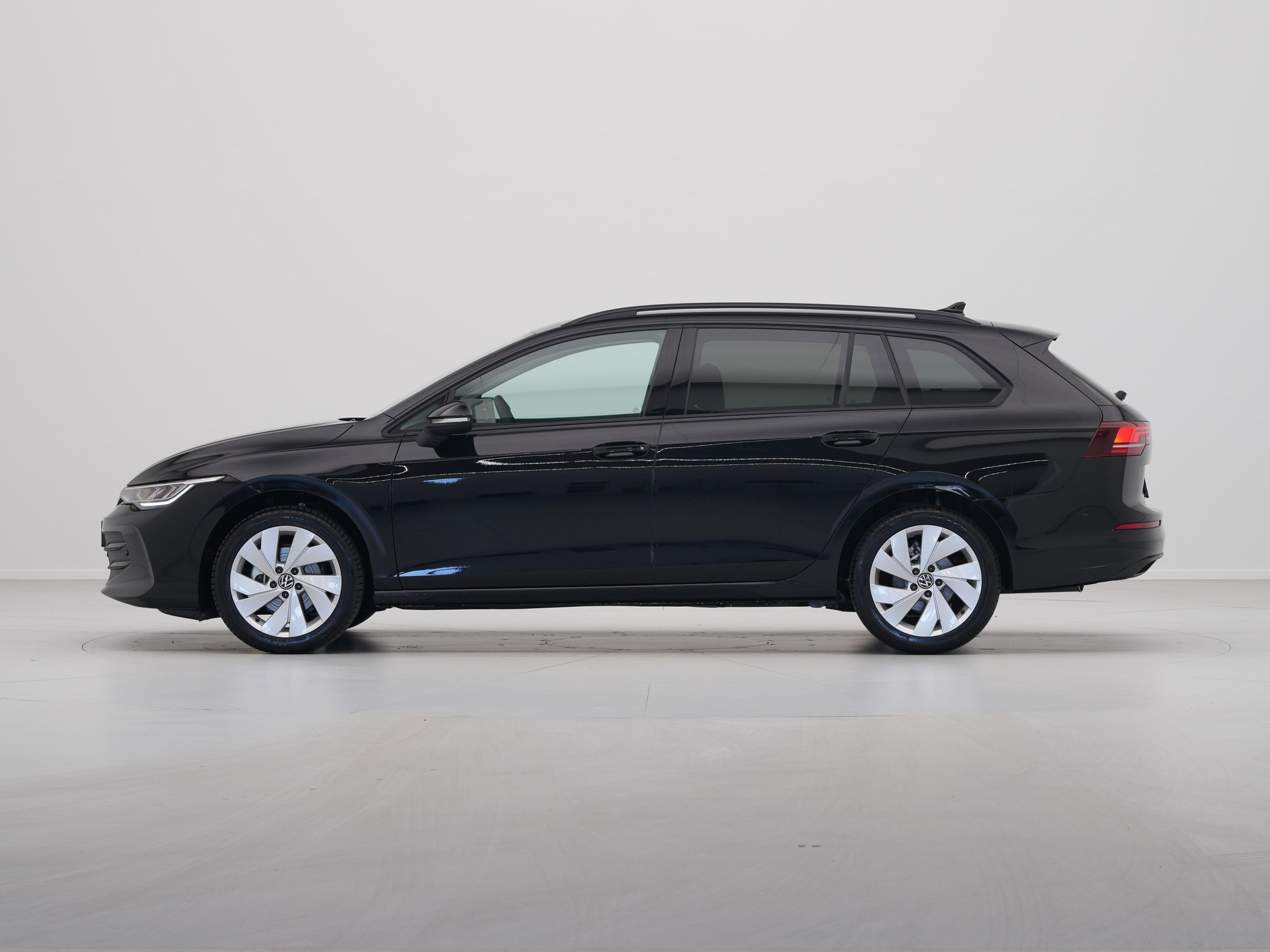 Volkswagen - GOLF Variant 1.5 eTSI 116 7DSG Life Edition - 2024