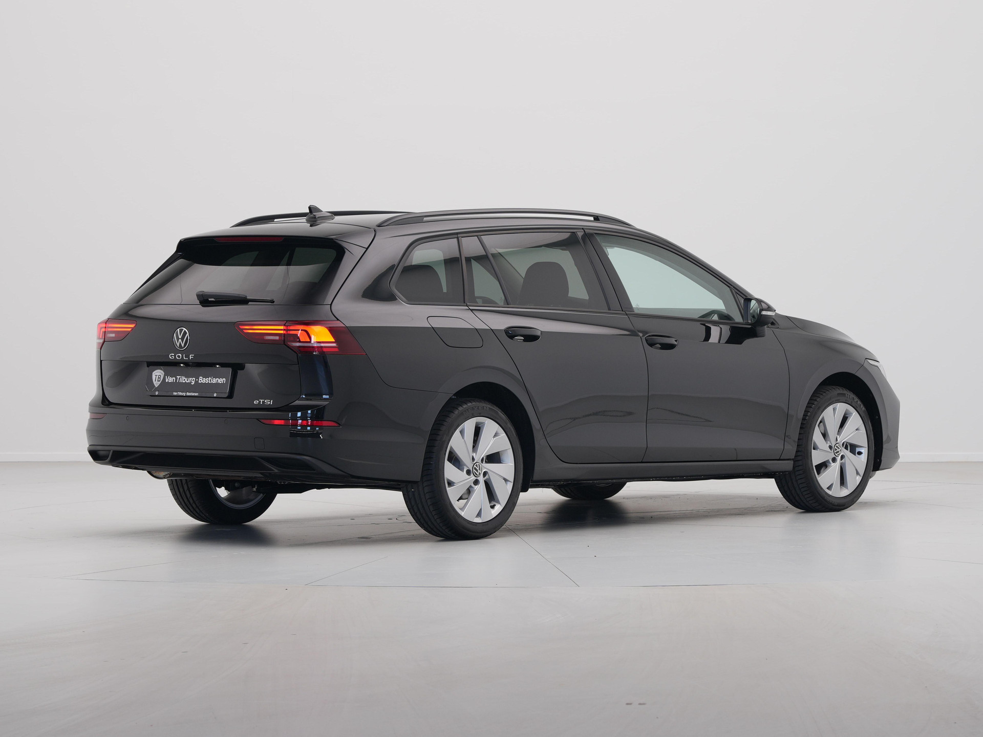 Volkswagen - GOLF Variant 1.5 eTSI 116 7DSG Life Edition - 2024