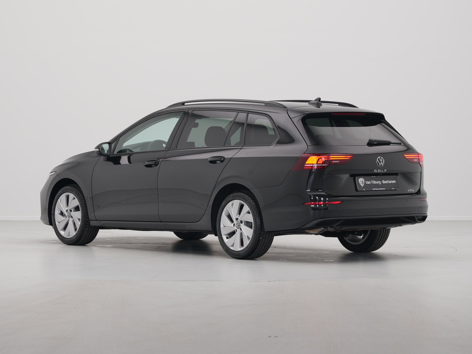 Volkswagen - GOLF Variant 1.5 eTSI 116 7DSG Life Edition - 2024