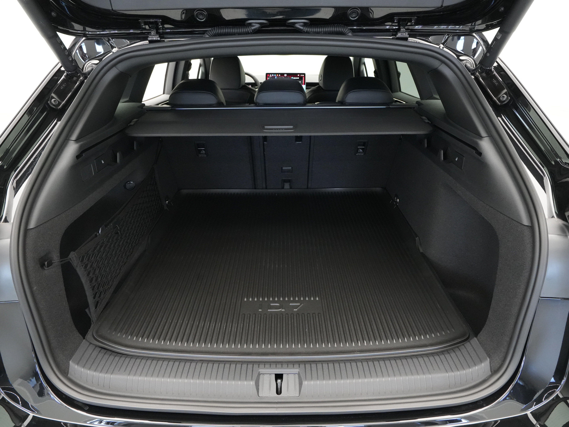 Volkswagen - ID.7 Tourer 77 kWh Elektromotor 286 1AT Pro Business - 2024