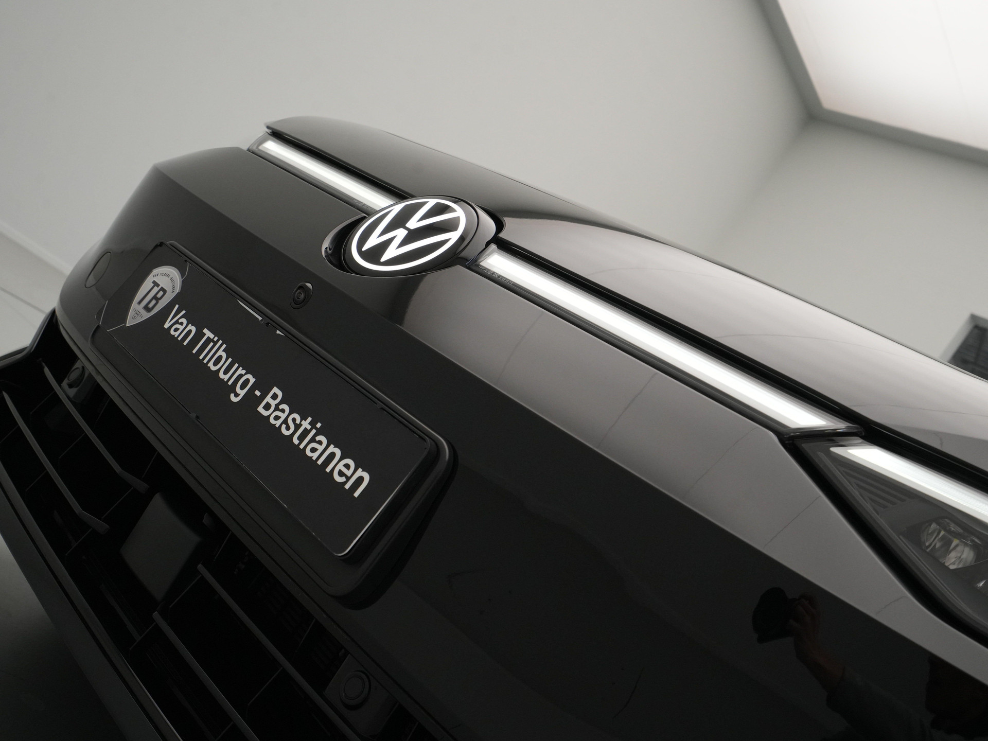 Volkswagen - ID.7 Tourer 77 kWh Elektromotor 286 1AT Pro Business - 2025