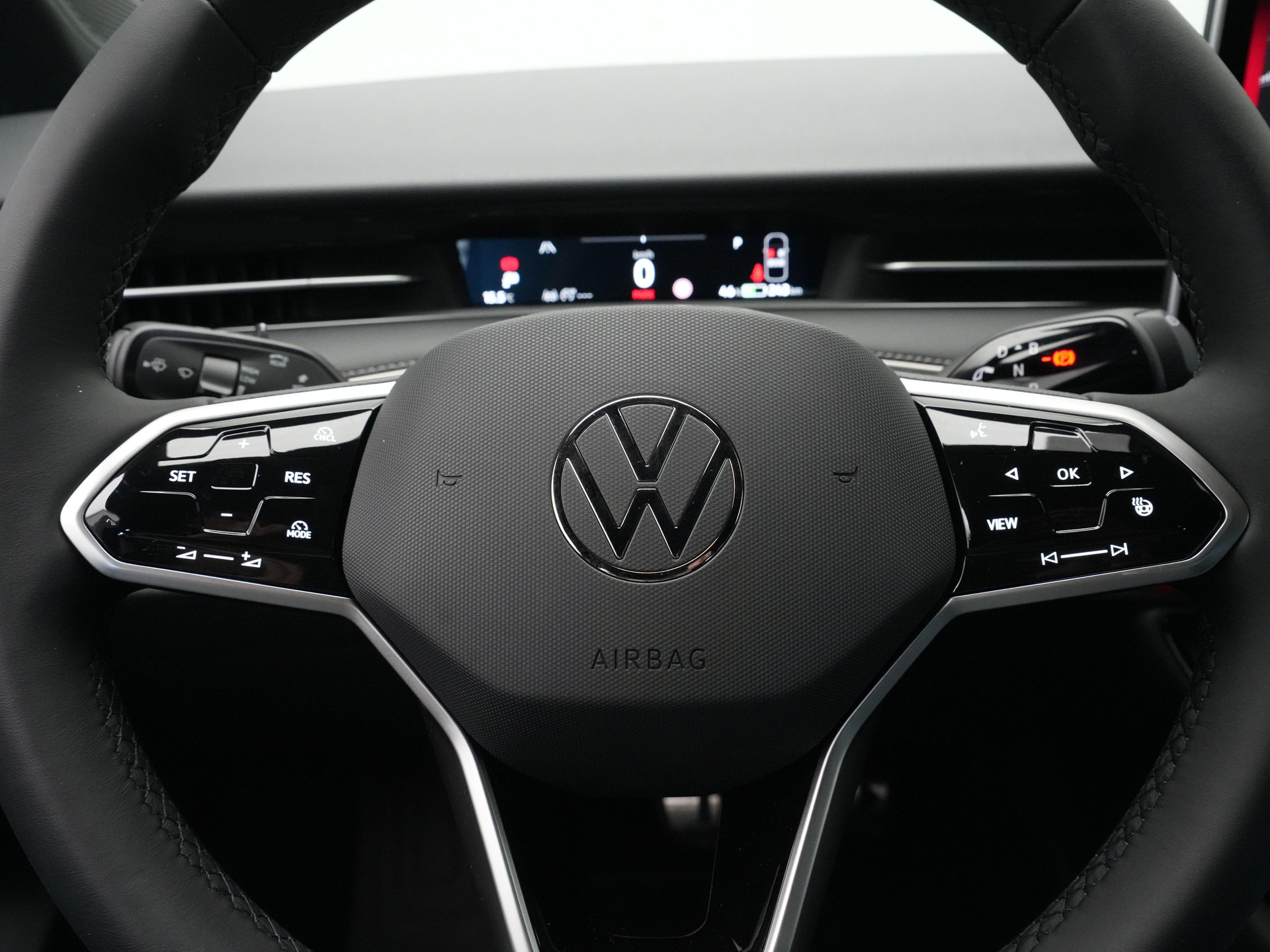 Volkswagen - ID.7 Tourer 77 kWh Elektromotor 286 1AT Pro Business - 2025