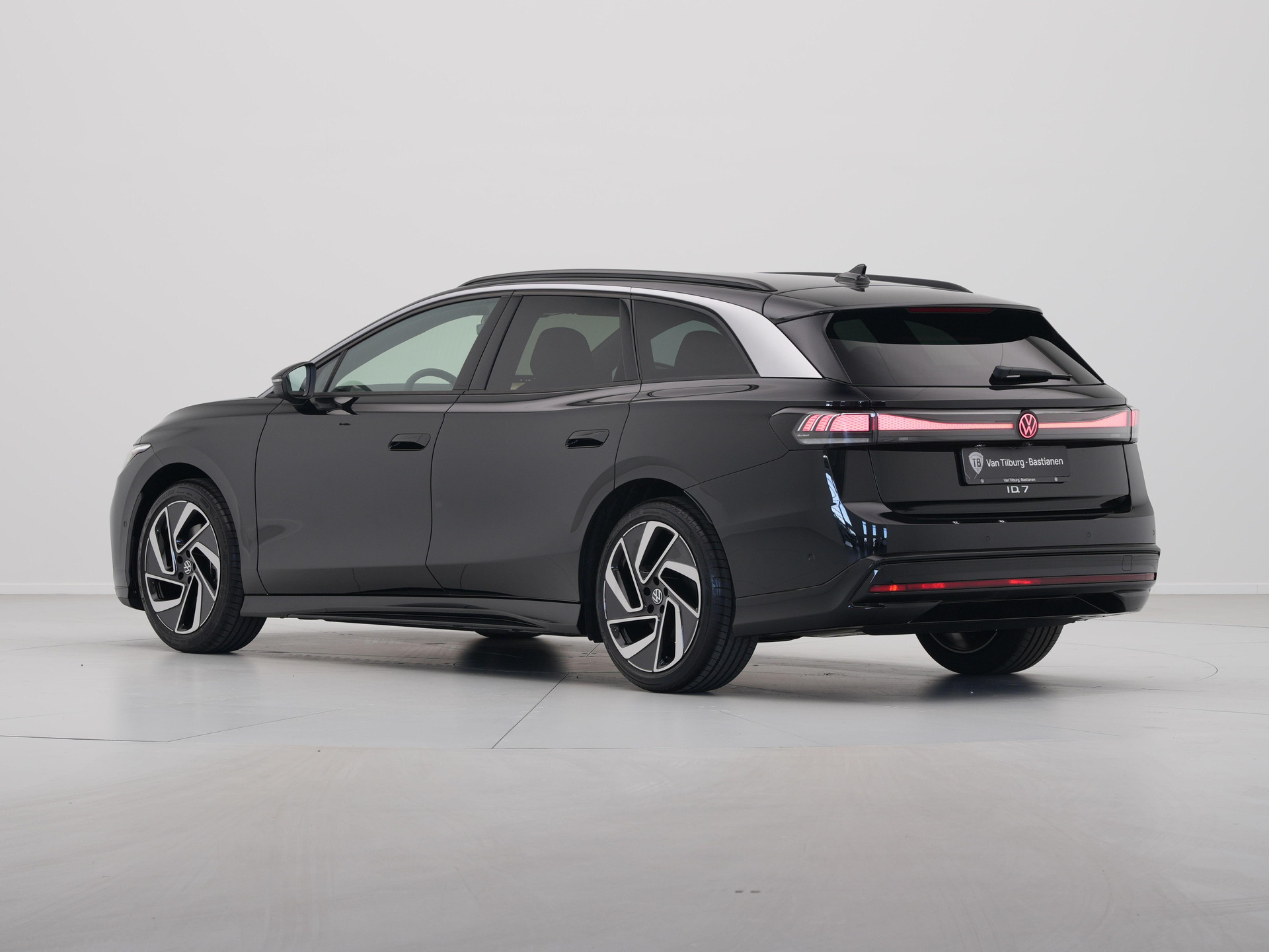 Volkswagen - ID.7 Tourer 77 kWh Elektromotor 286 1AT Pro Business - 2024