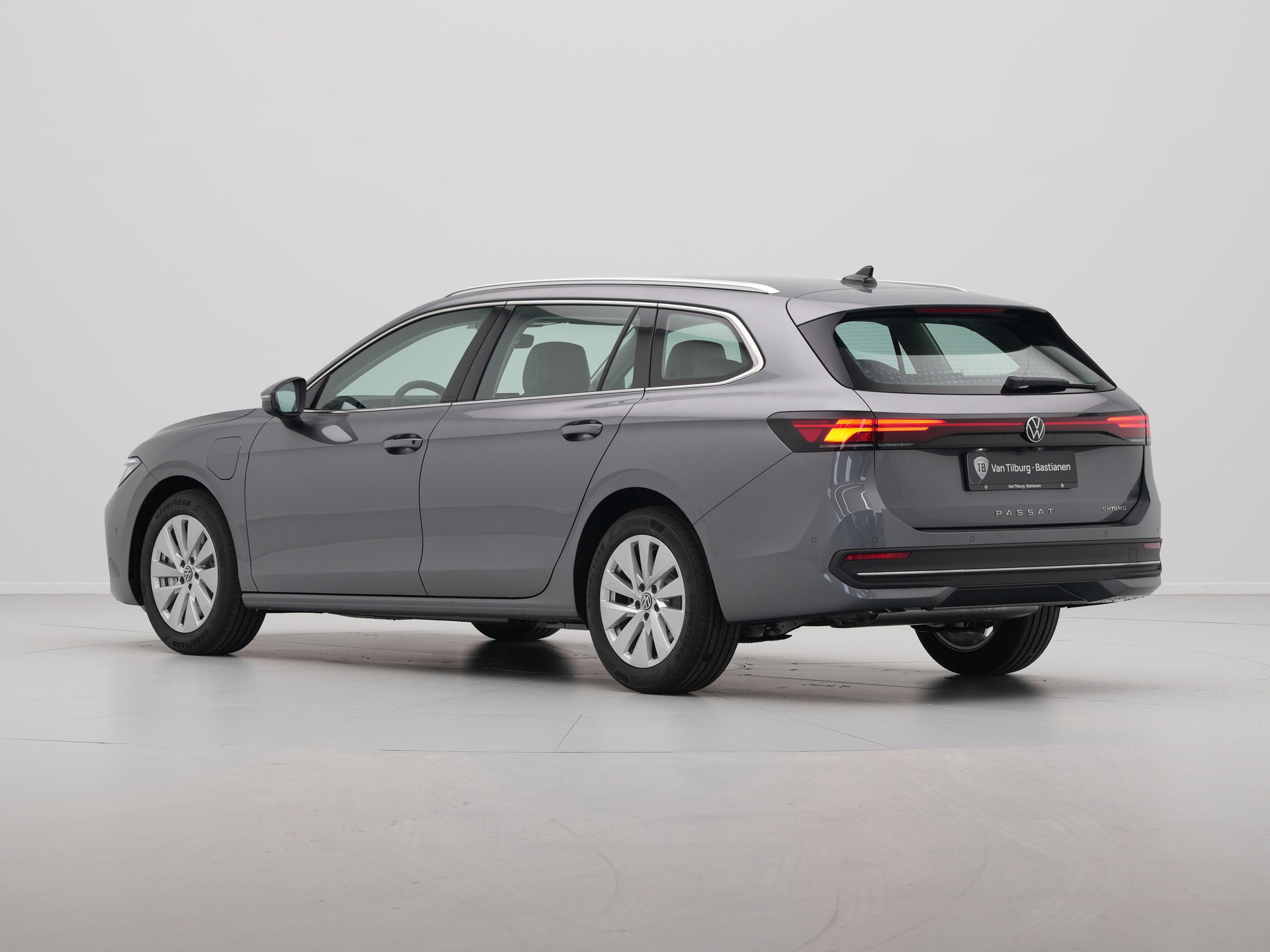 Volkswagen - Passat Variant 1.5 eHybrid 204 6DSG Business - 2024