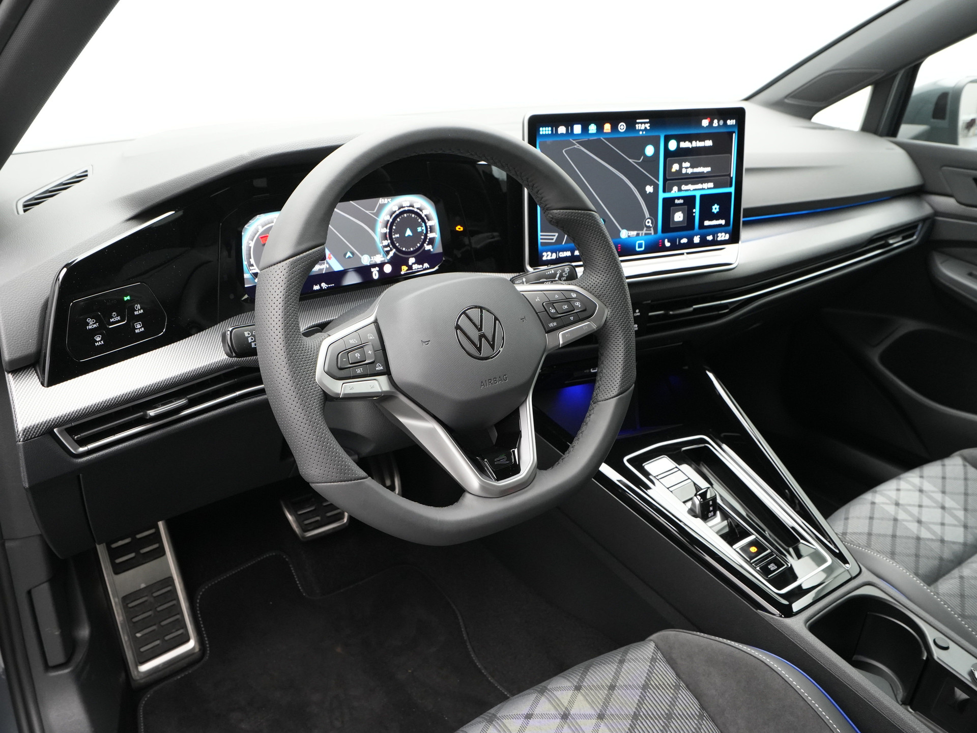 Volkswagen - GOLF Variant 1.5 eTSI 116 7DSG R-Line Edition - 2025