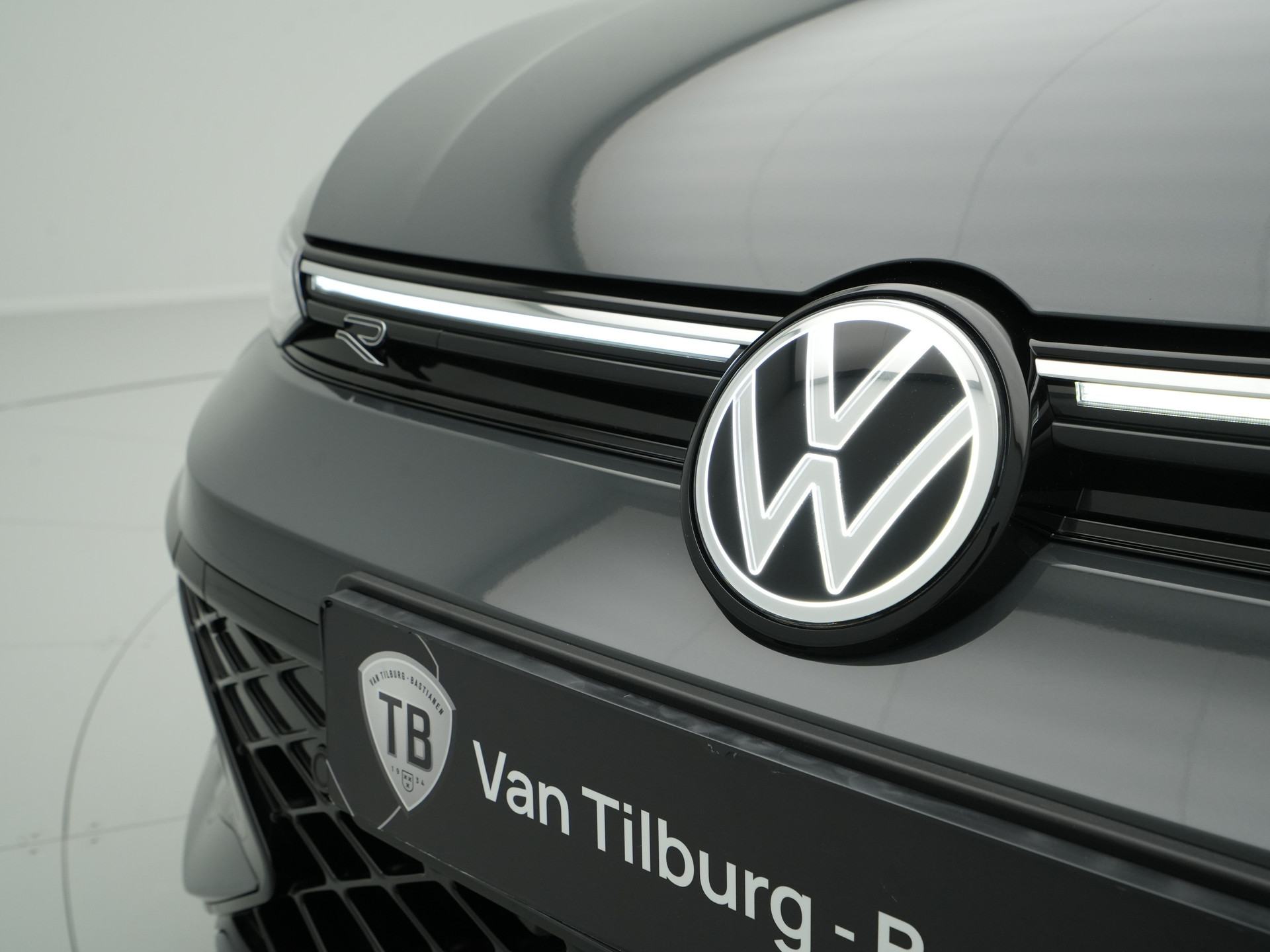 Volkswagen - GOLF Variant 1.5 eTSI 116 7DSG R-Line Edition - 2025