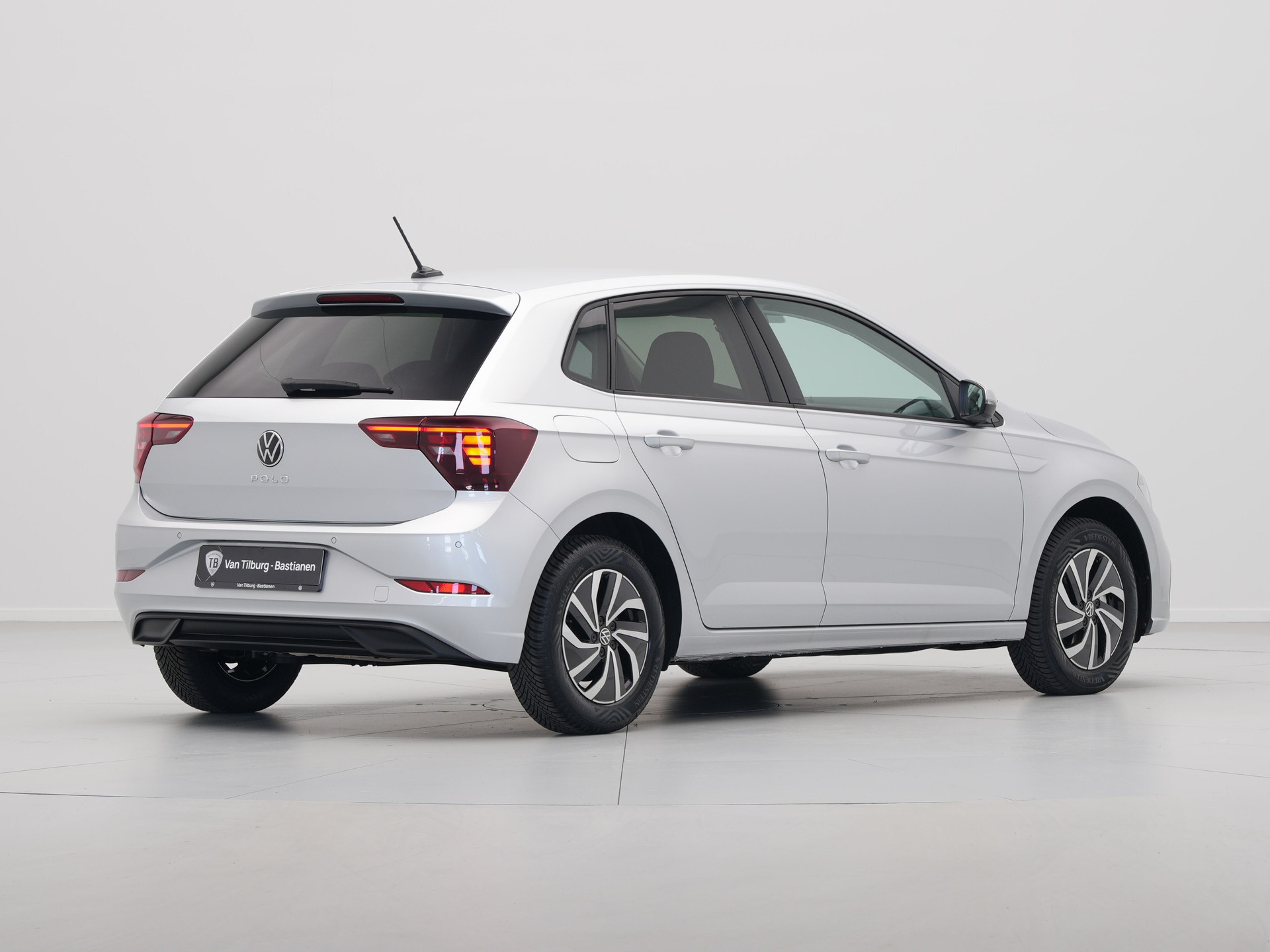 Volkswagen - Polo 1.0 TSI 95 5MT Life Edition - 2024