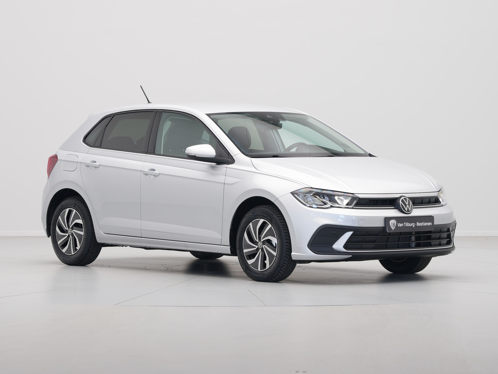 Volkswagen - Polo 1.0 TSI 95 5MT Life Edition - 2024