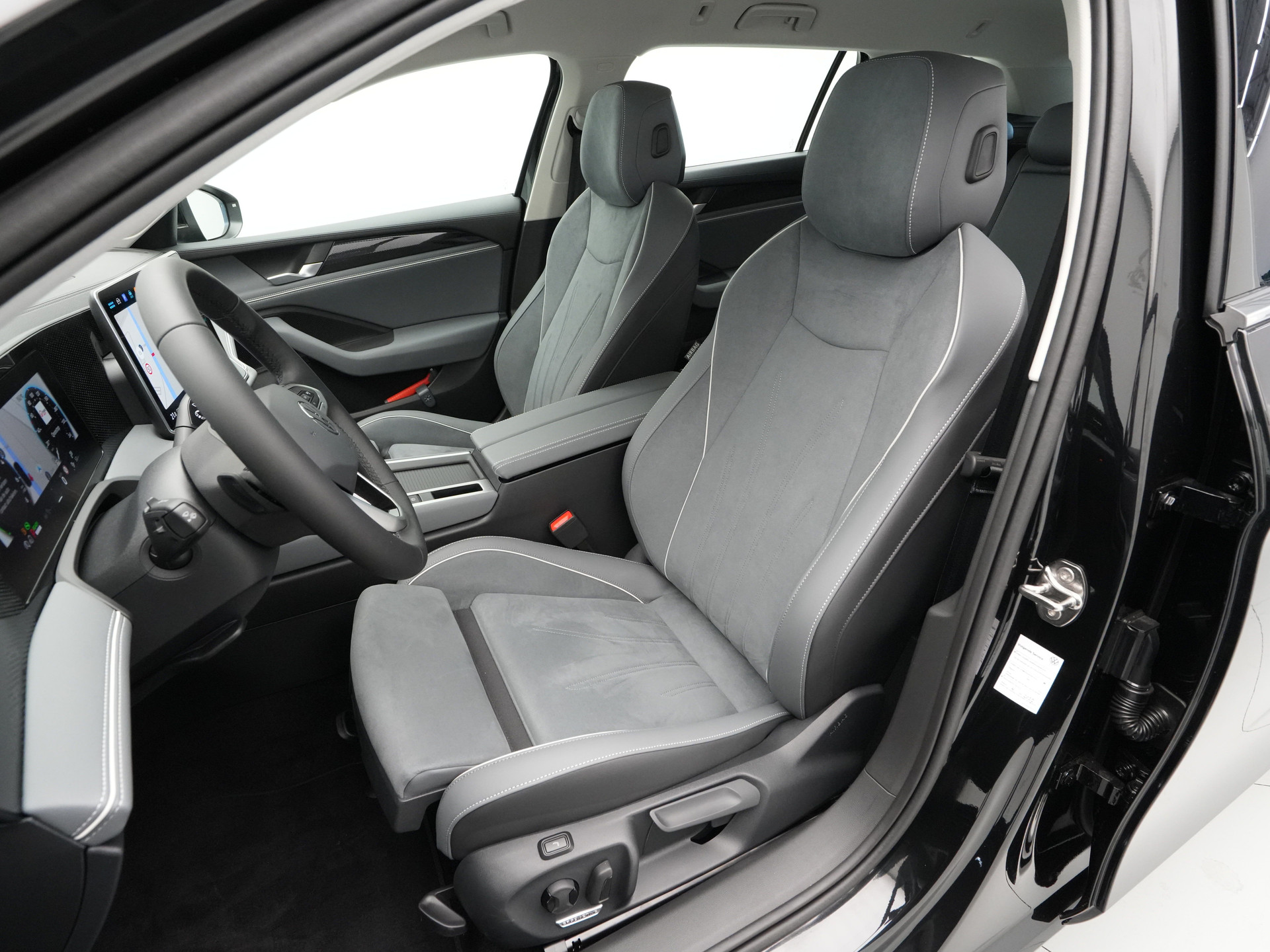 Volkswagen - Passat Variant 1.5 eHybrid 204 6DSG Business - 2024