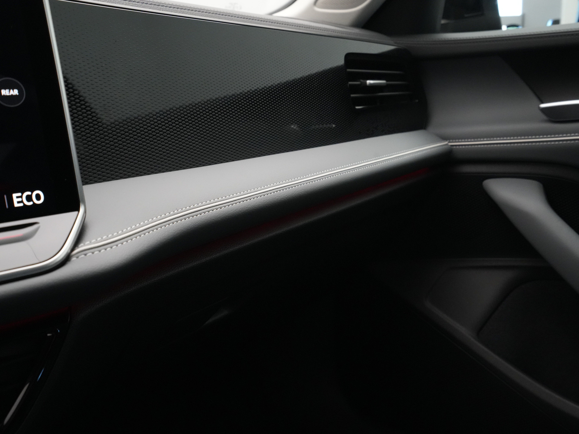 Volkswagen - Passat Variant 1.5 eHybrid 204 6DSG Business - 2025