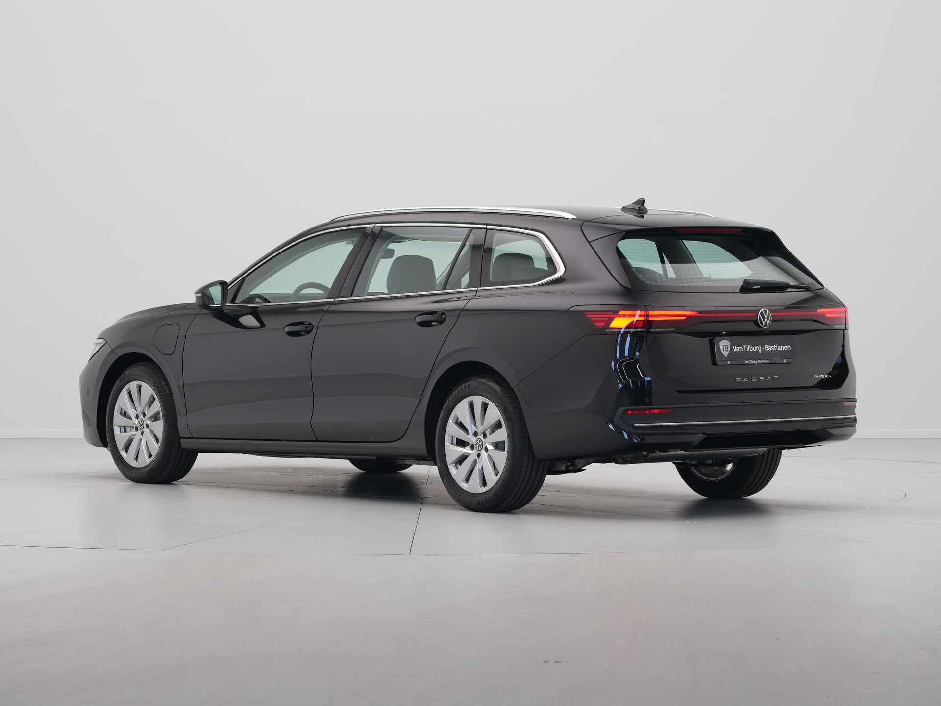 Volkswagen - Passat Variant 1.5 eHybrid 204 6DSG Business - 2024