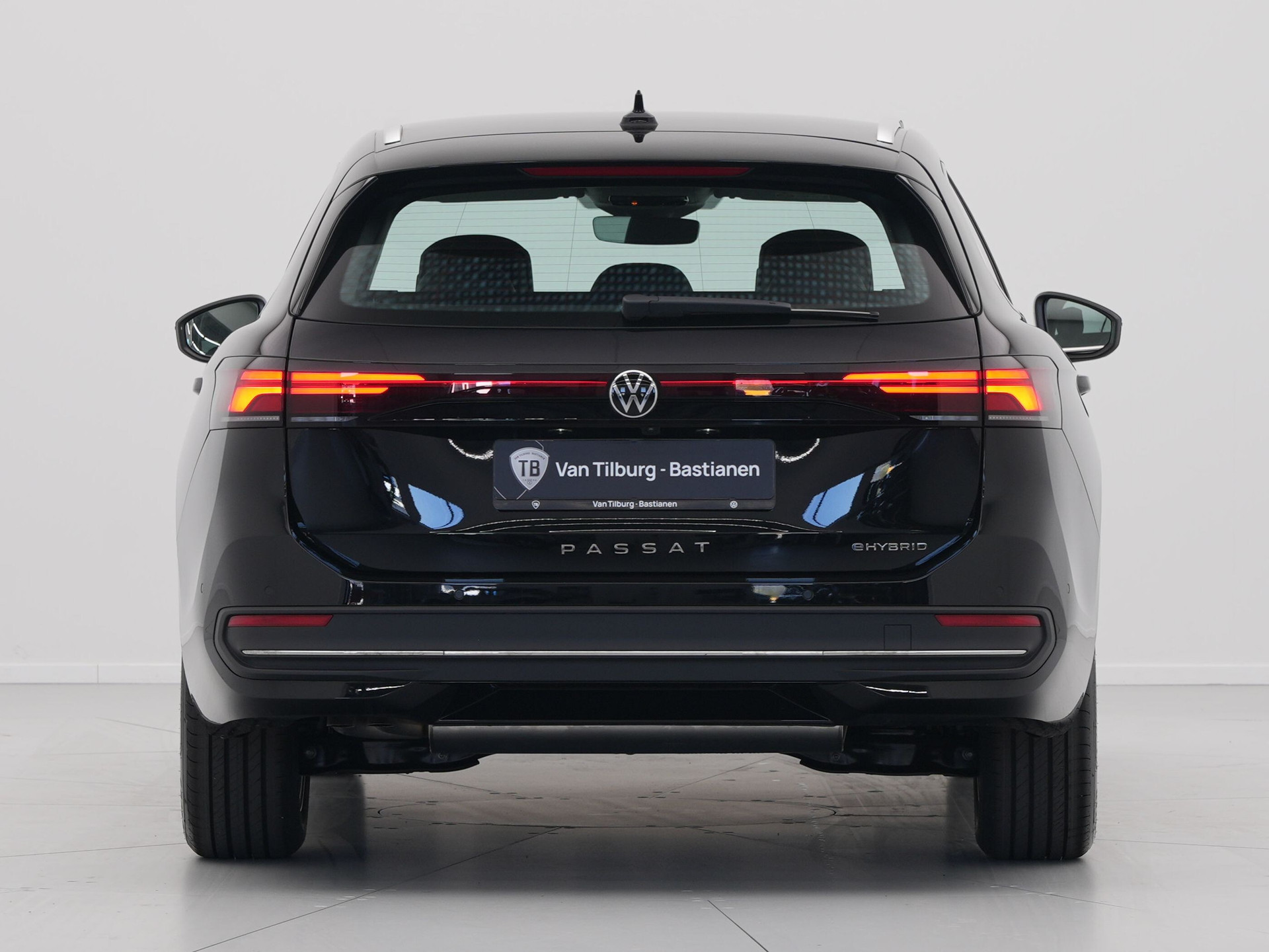 Volkswagen - Passat Variant 1.5 eHybrid 204 6DSG Business - 2024