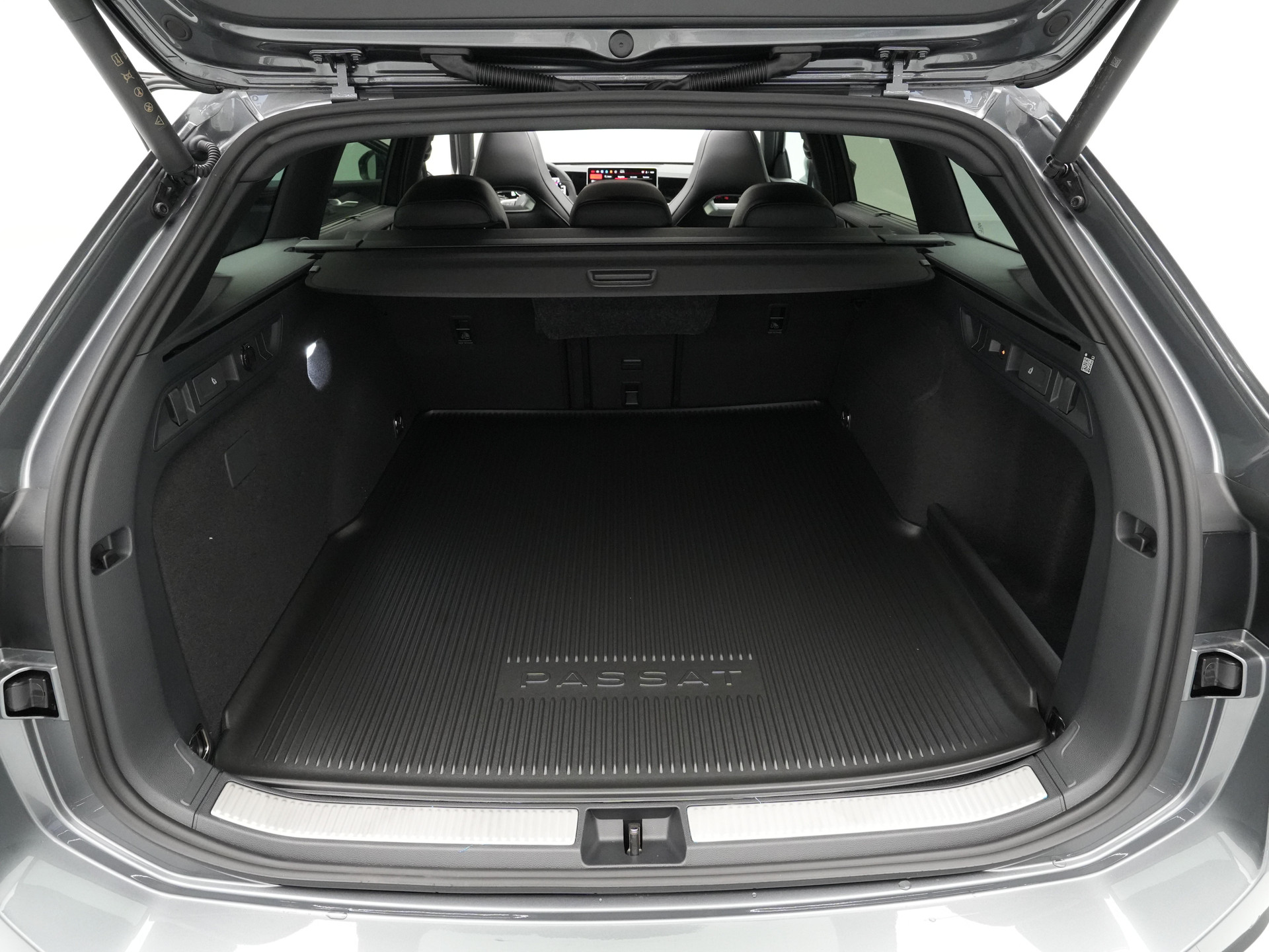 Volkswagen - Passat Variant 1.5 eHybrid 204 6DSG R-Line Edition - 2024