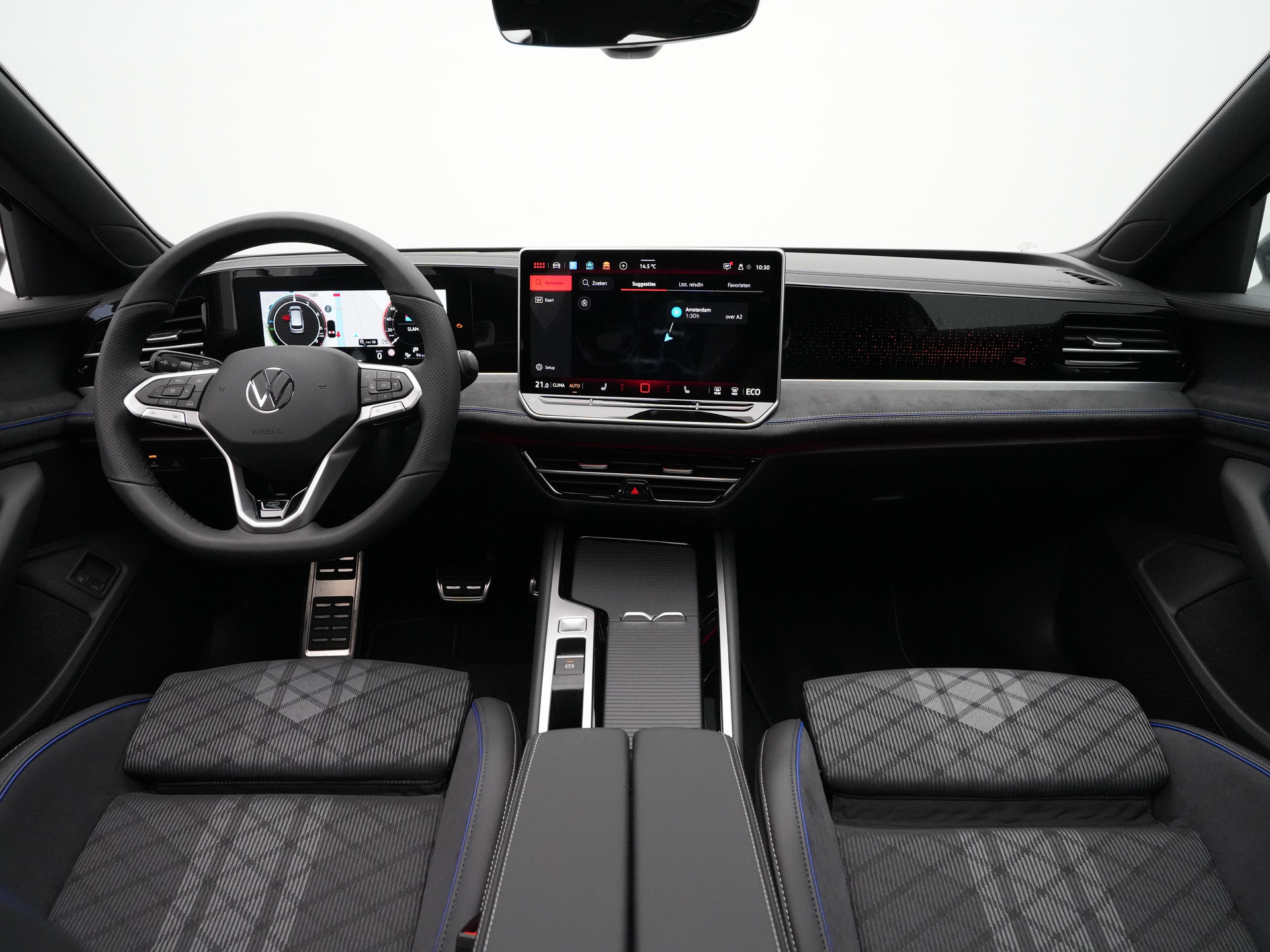Volkswagen - Passat Variant 1.5 eHybrid 204 6DSG R-Line Edition - 2024