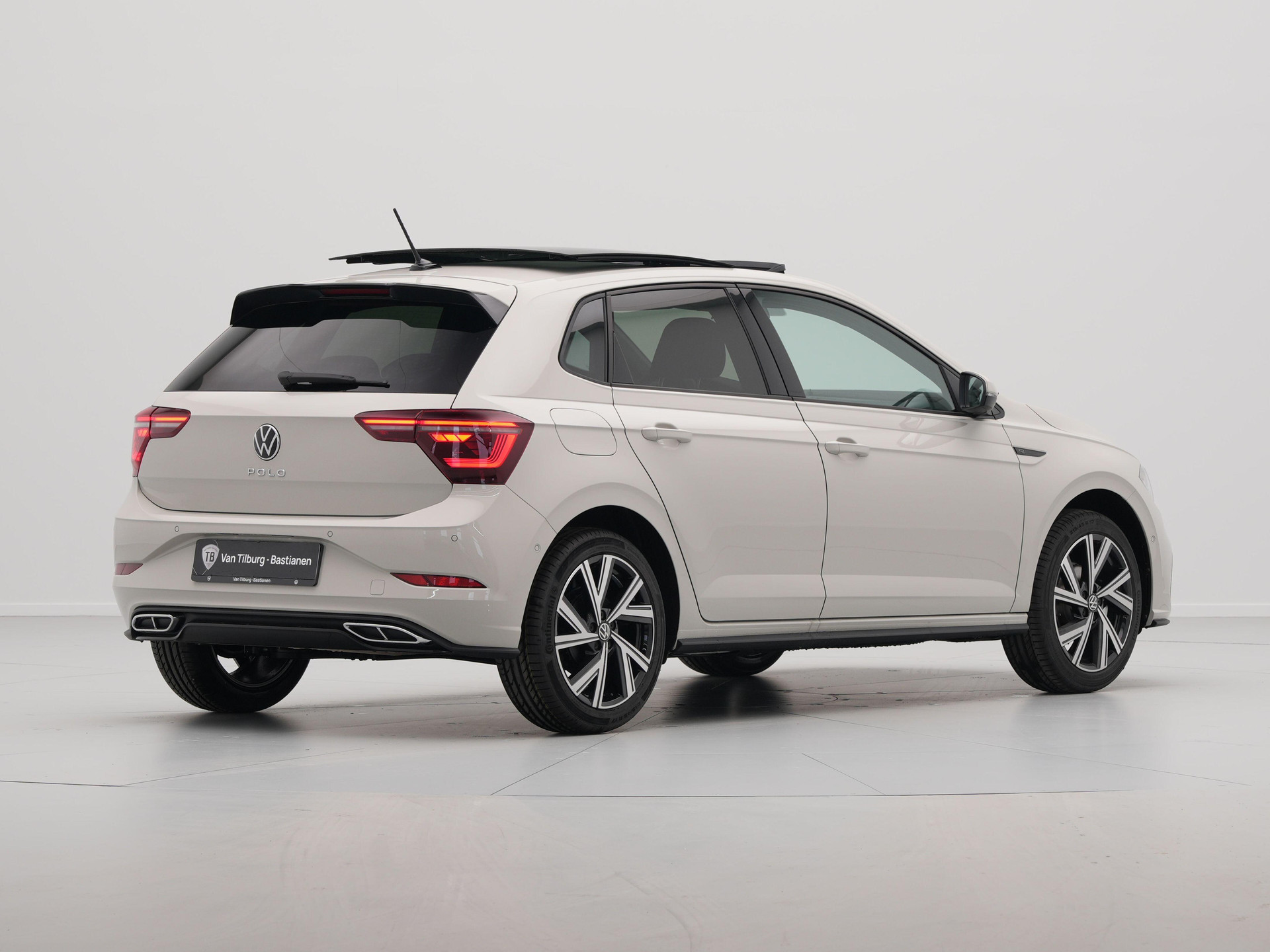 Volkswagen - Polo 1.0 TSI 95 5MT R-Line Edition - 2024